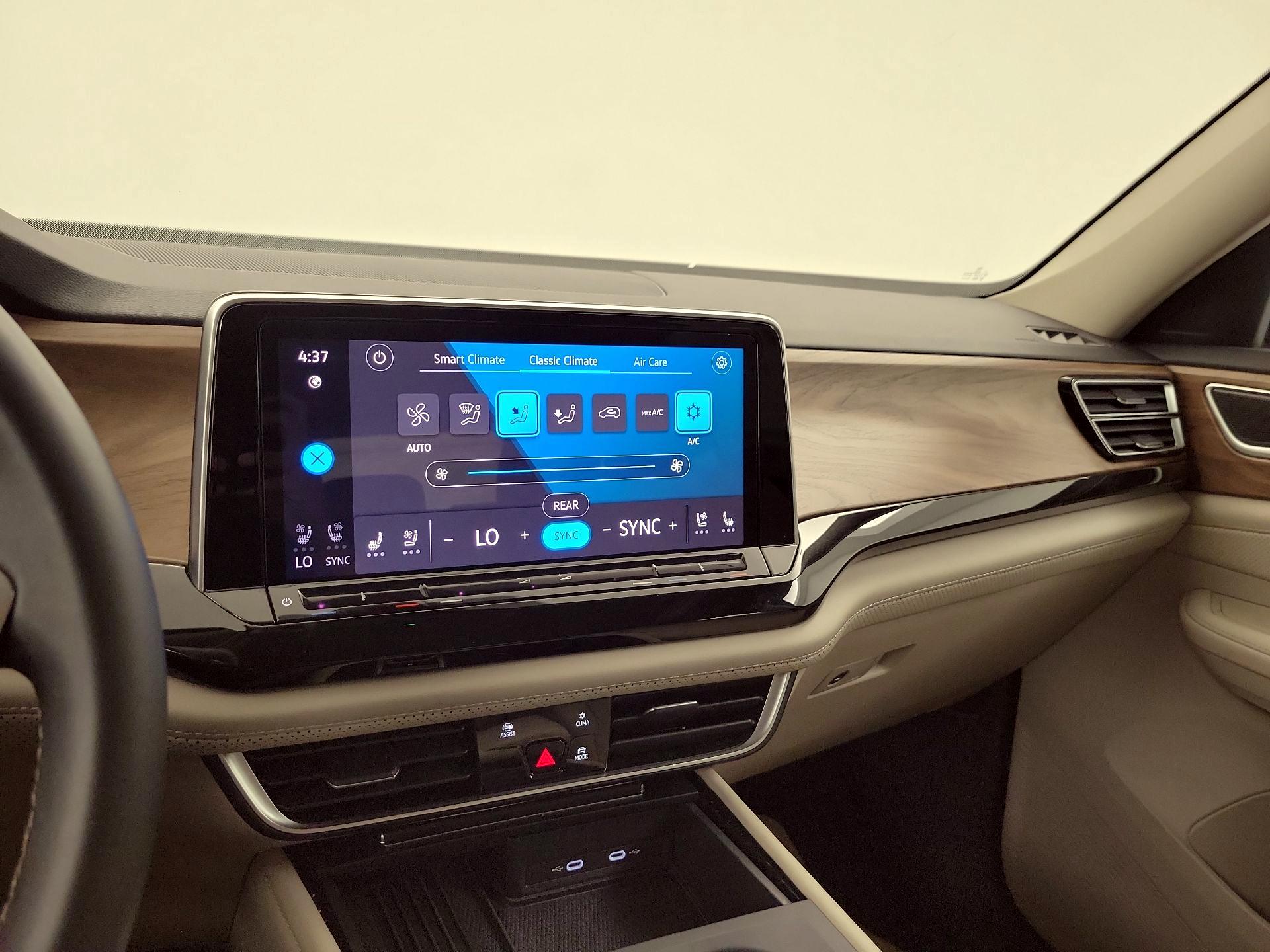 Thumbnail: 2025 Volkswagen Atlas - 16