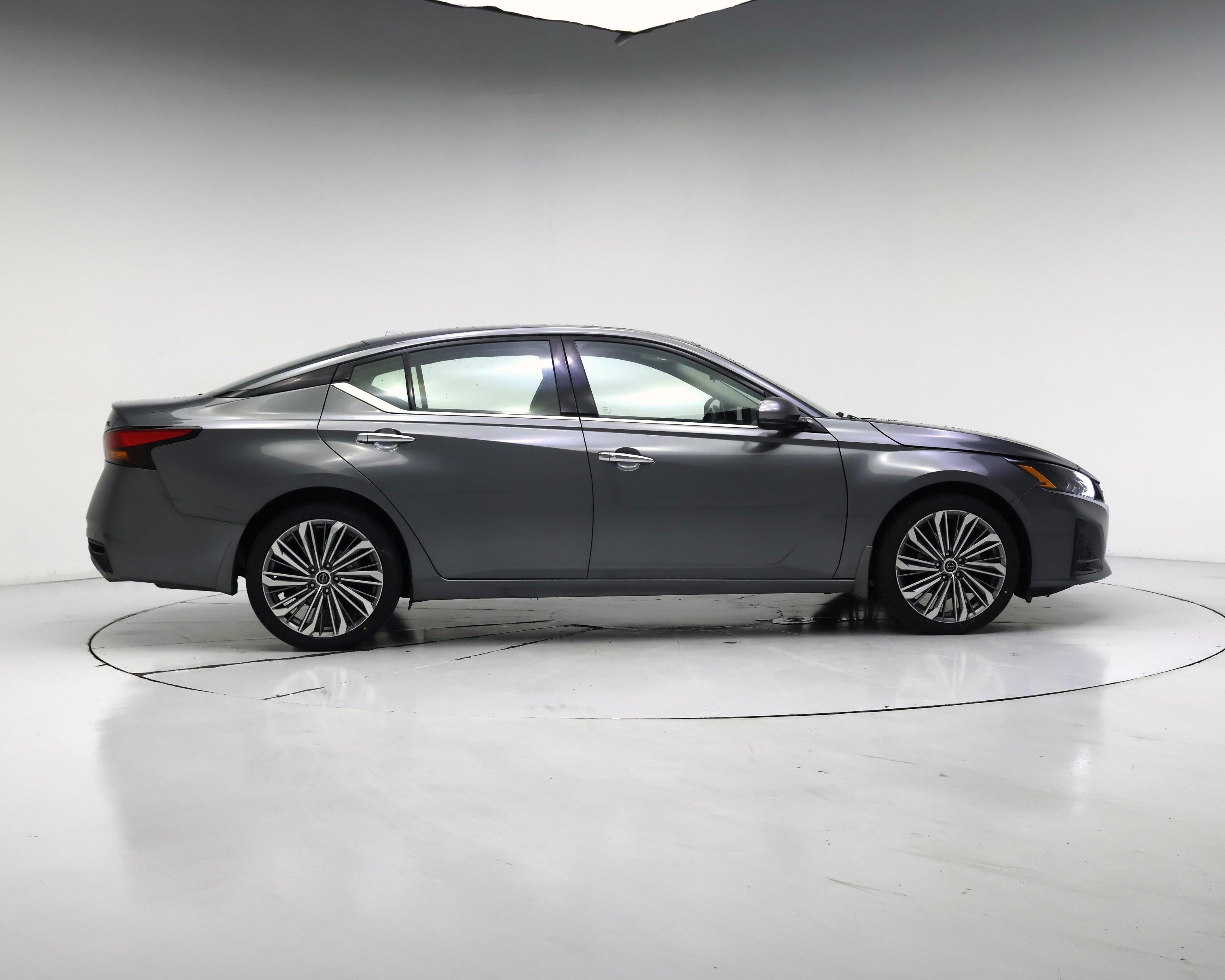 Thumbnail: 2023 Nissan Altima - 7