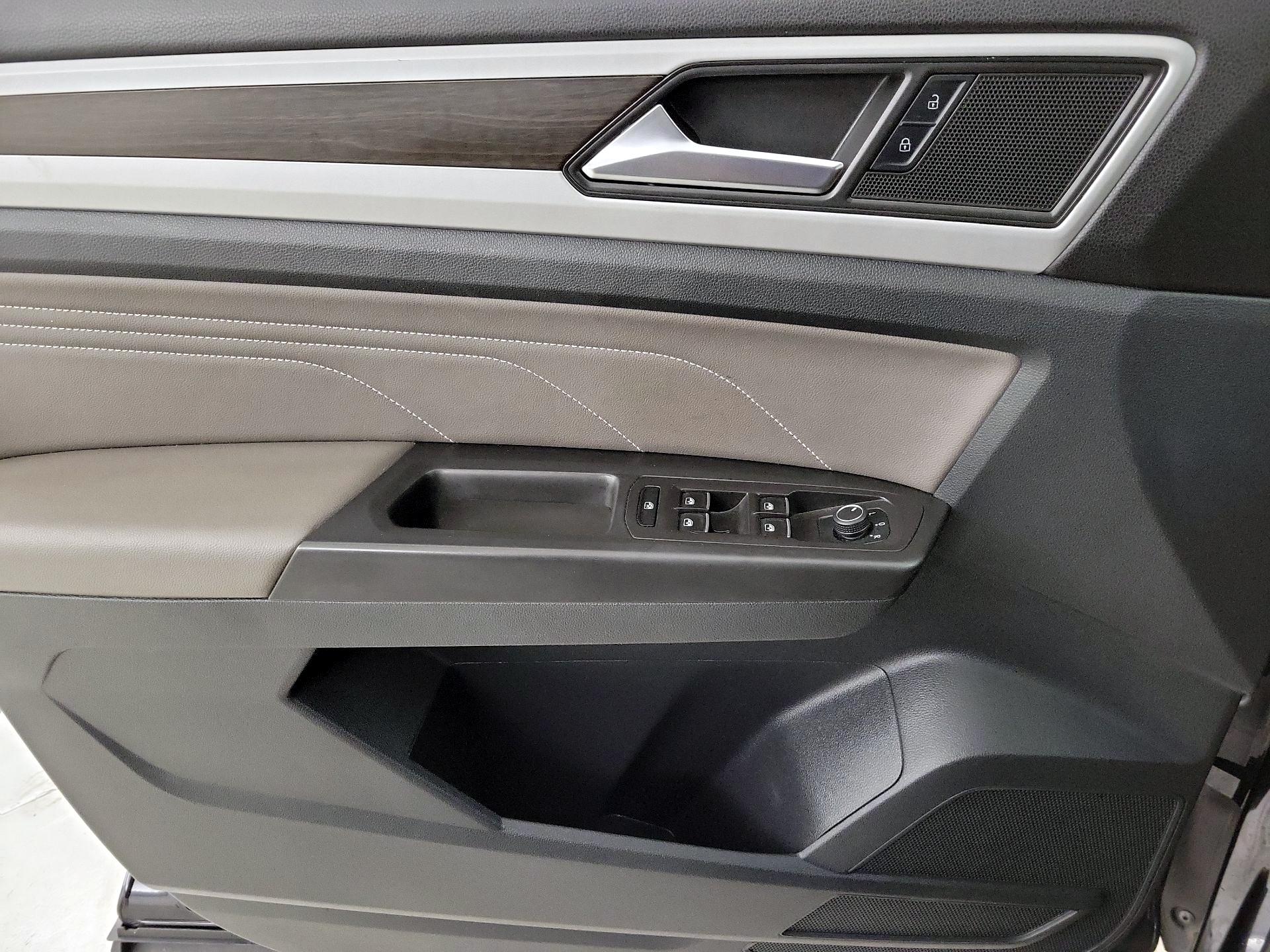 Thumbnail: 2022 Volkswagen Atlas - 12