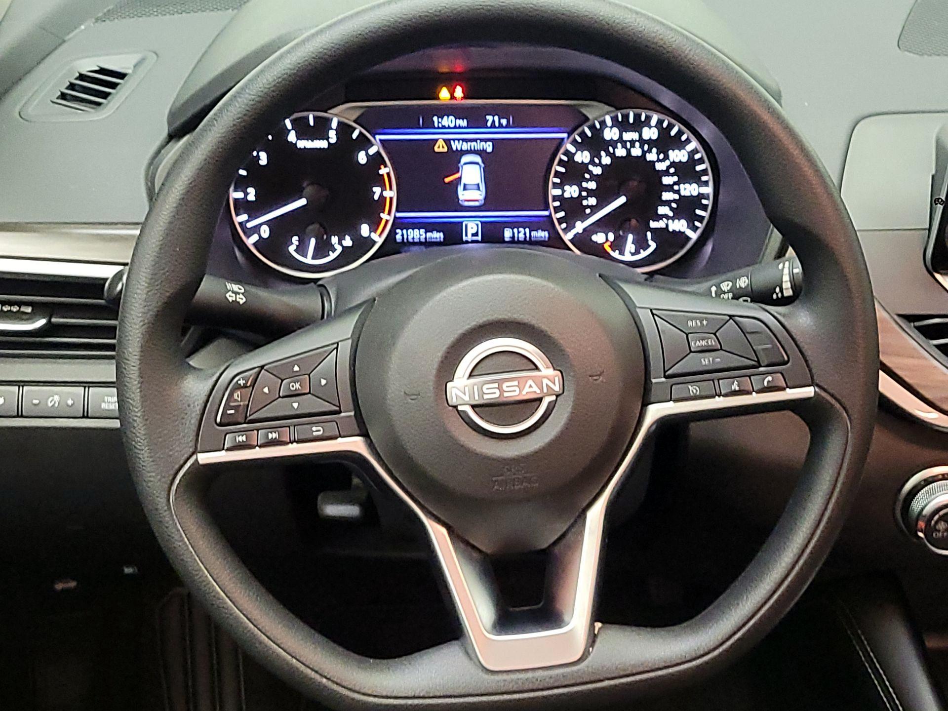 Thumbnail: 2023 Nissan Altima - 10