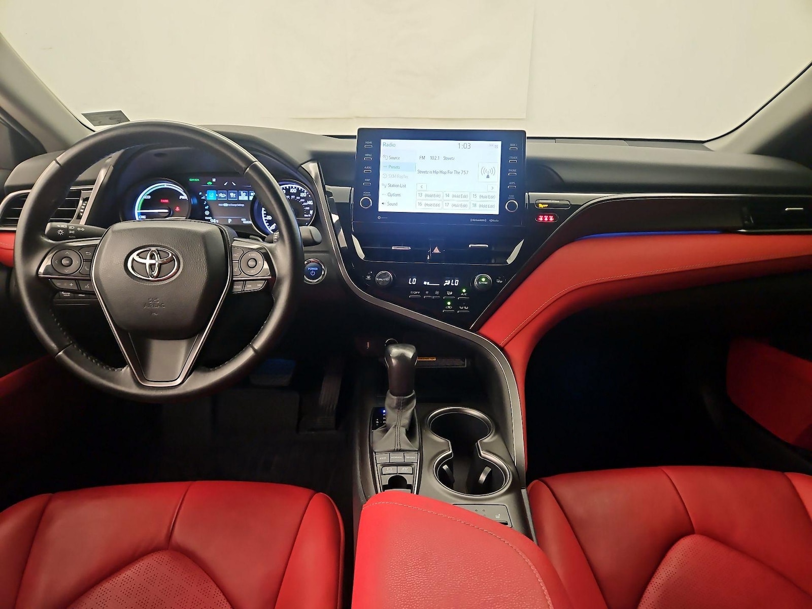 2021 Toyota Camry XSE - Photo 10