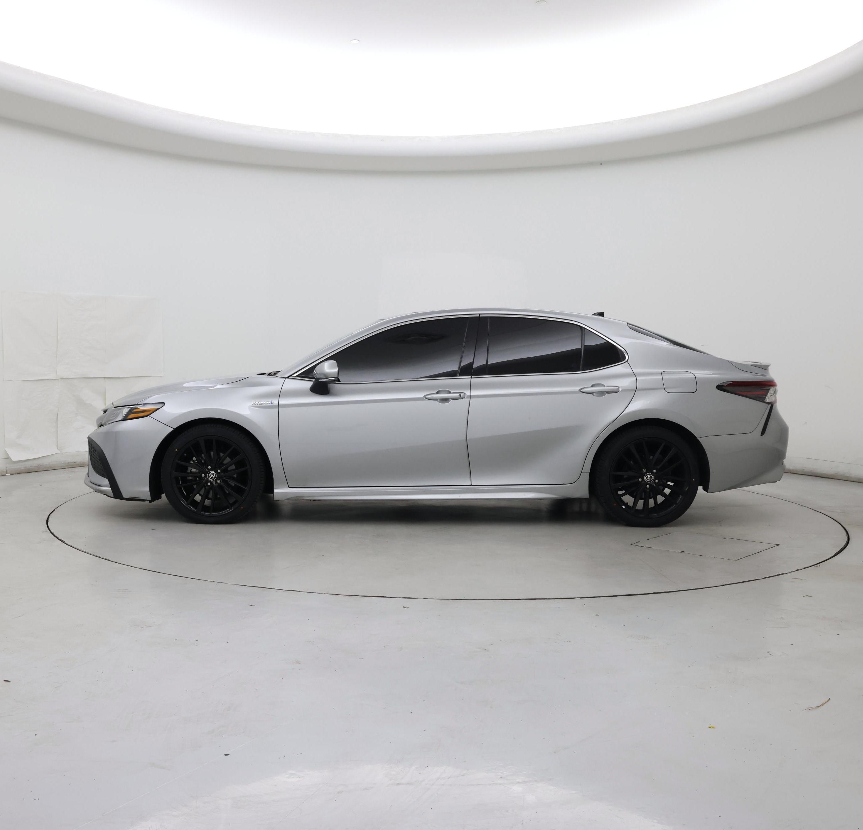 Thumbnail: 2021 Toyota Camry - 3