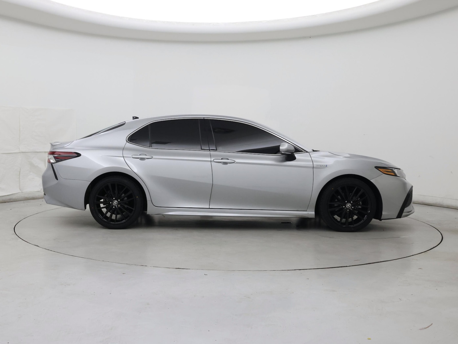 2021 Toyota Camry XSE - Photo 8