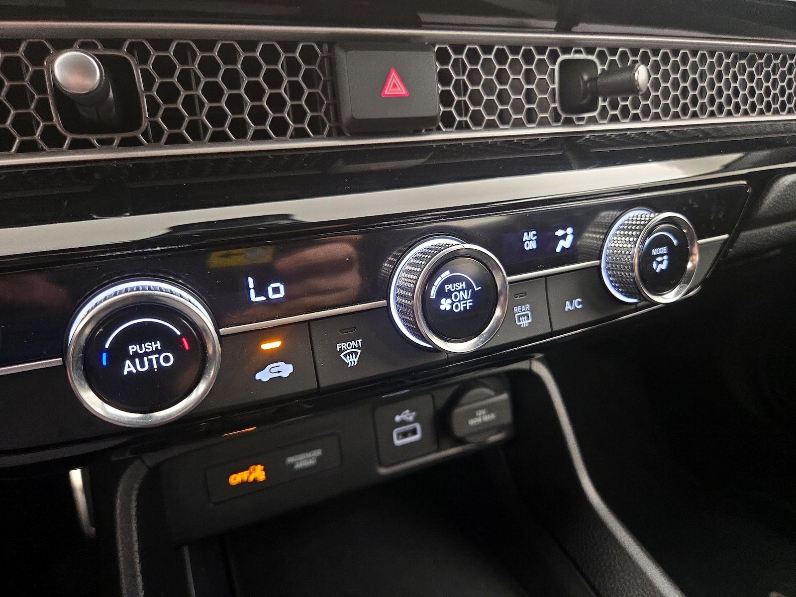 2024 Honda Civic Hatchback Sport - Photo 17