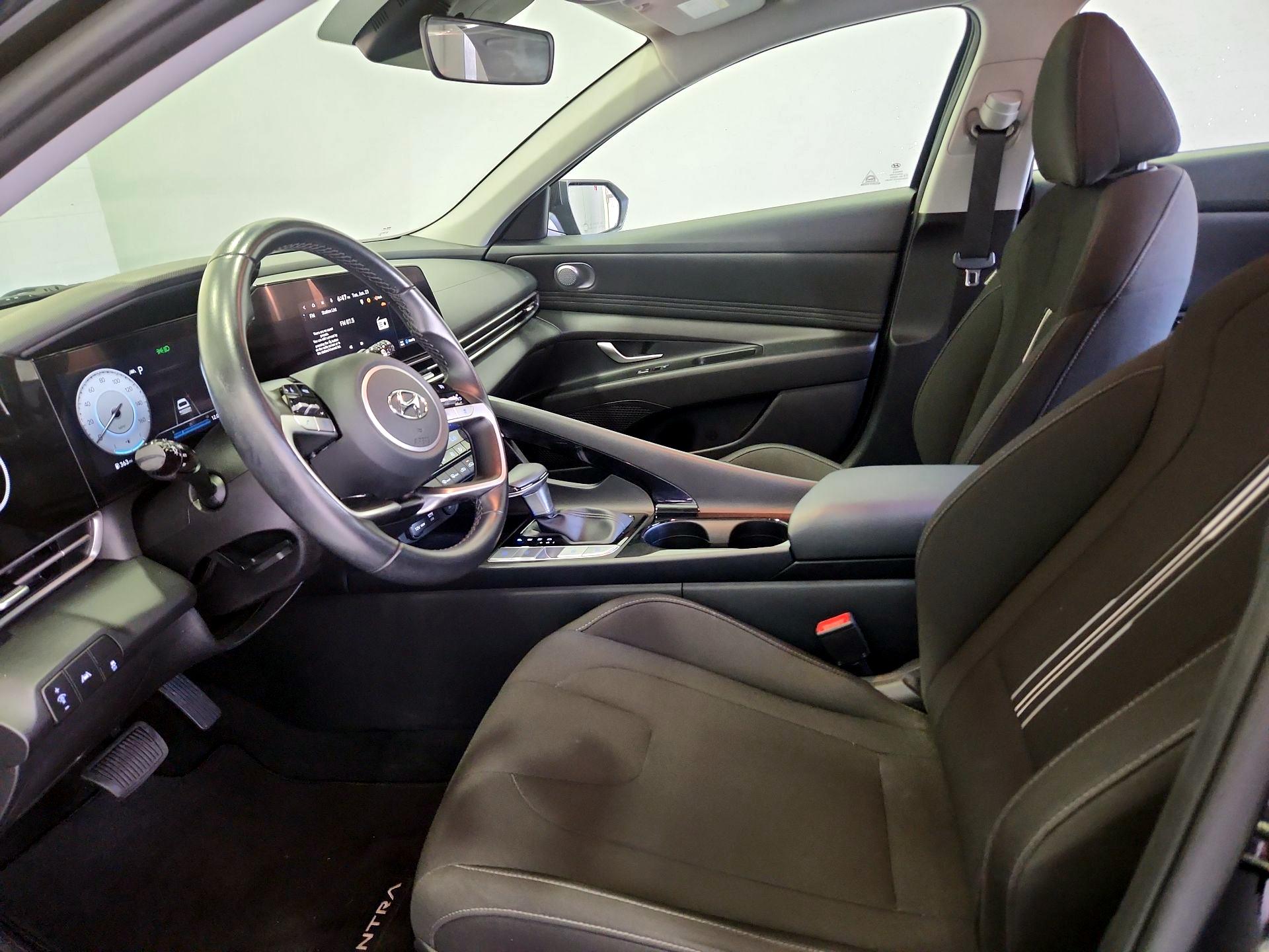 Thumbnail: 2023 Hyundai Elantra - 11
