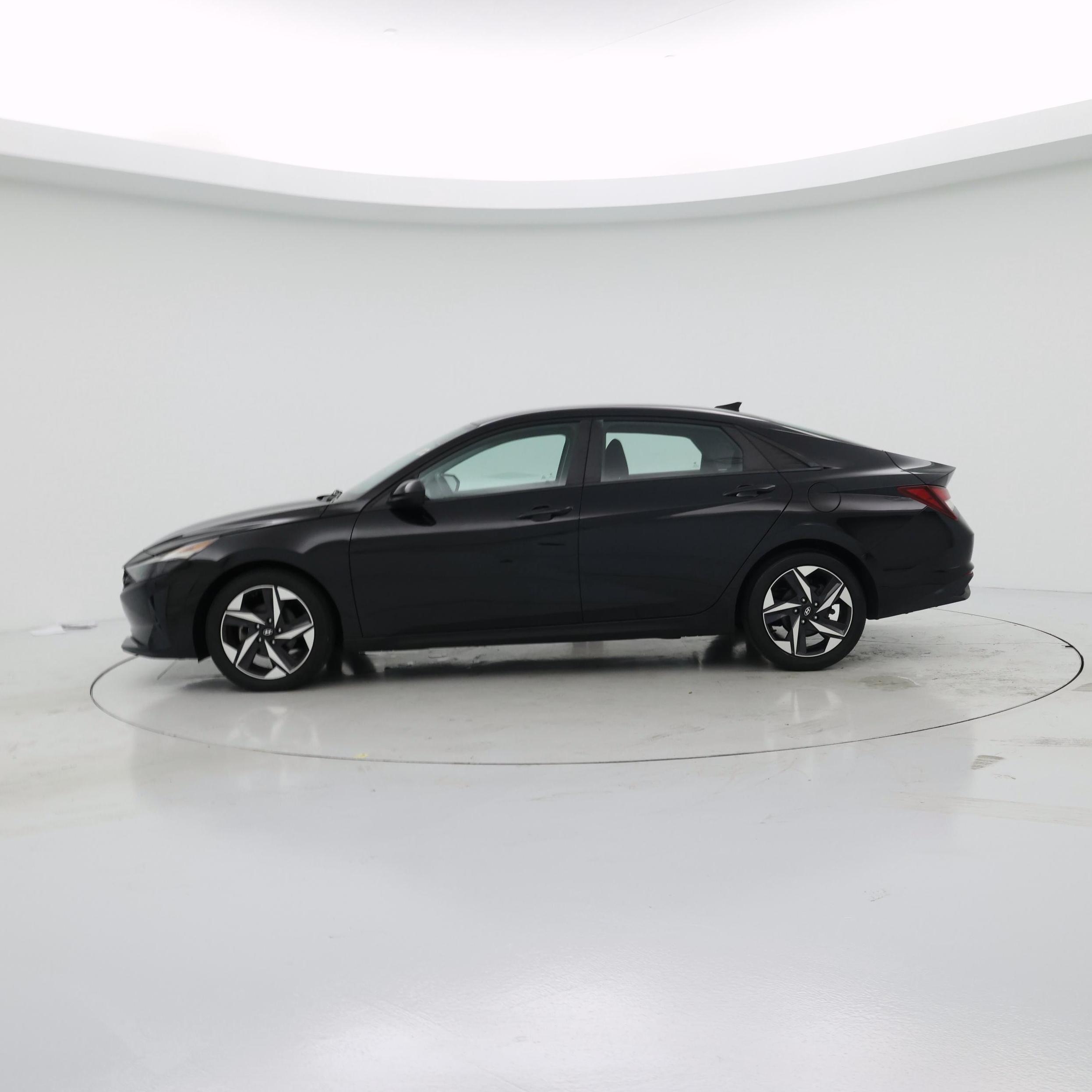 Thumbnail: 2023 Hyundai Elantra - 3
