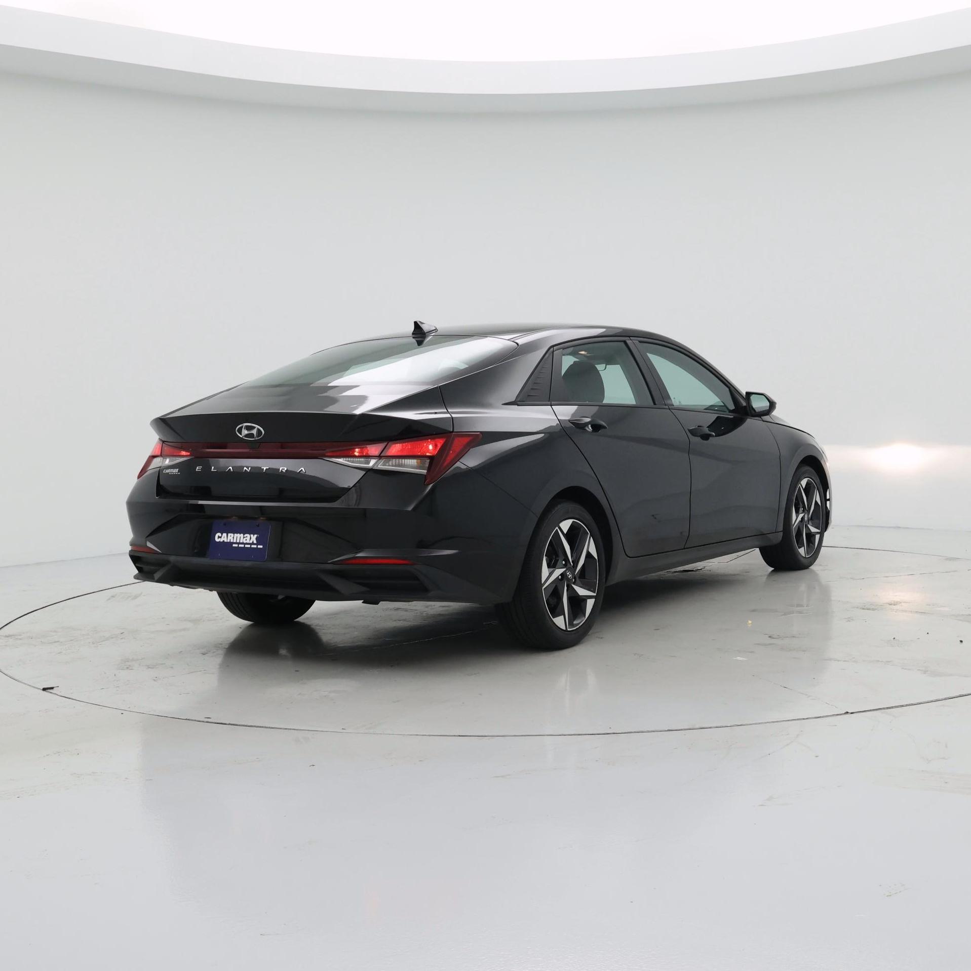 Thumbnail: 2023 Hyundai Elantra - 8