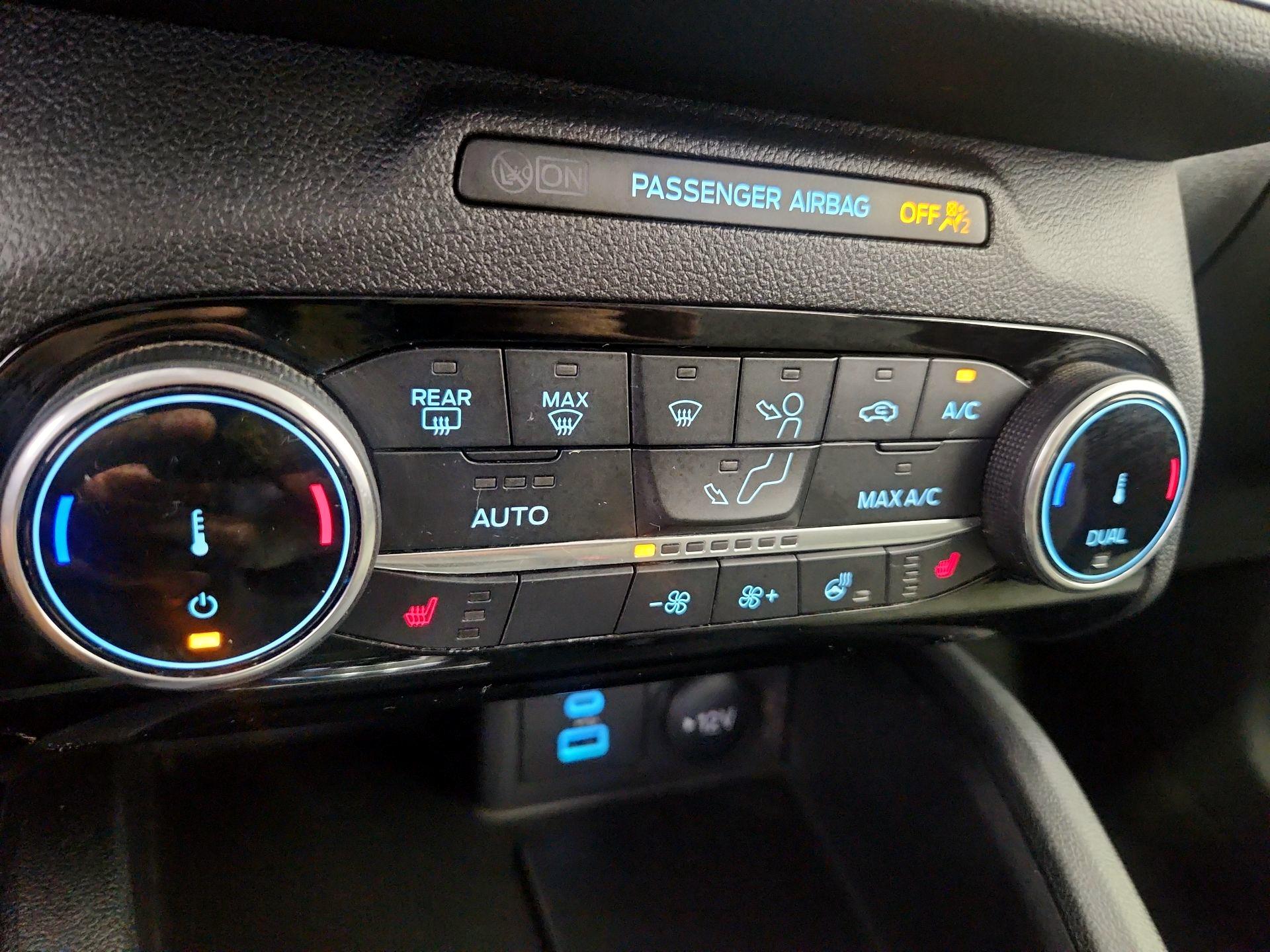 Thumbnail: 2022 Ford Escape - 16