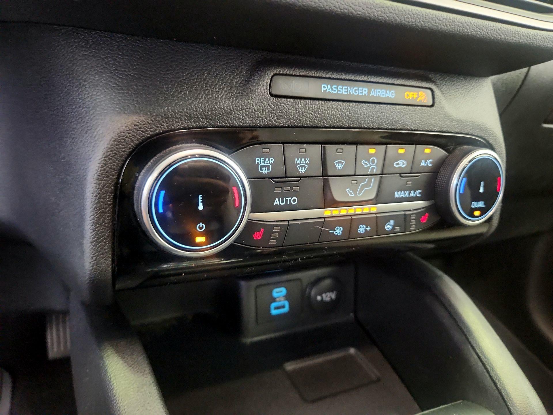 Thumbnail: 2022 Ford Escape - 16