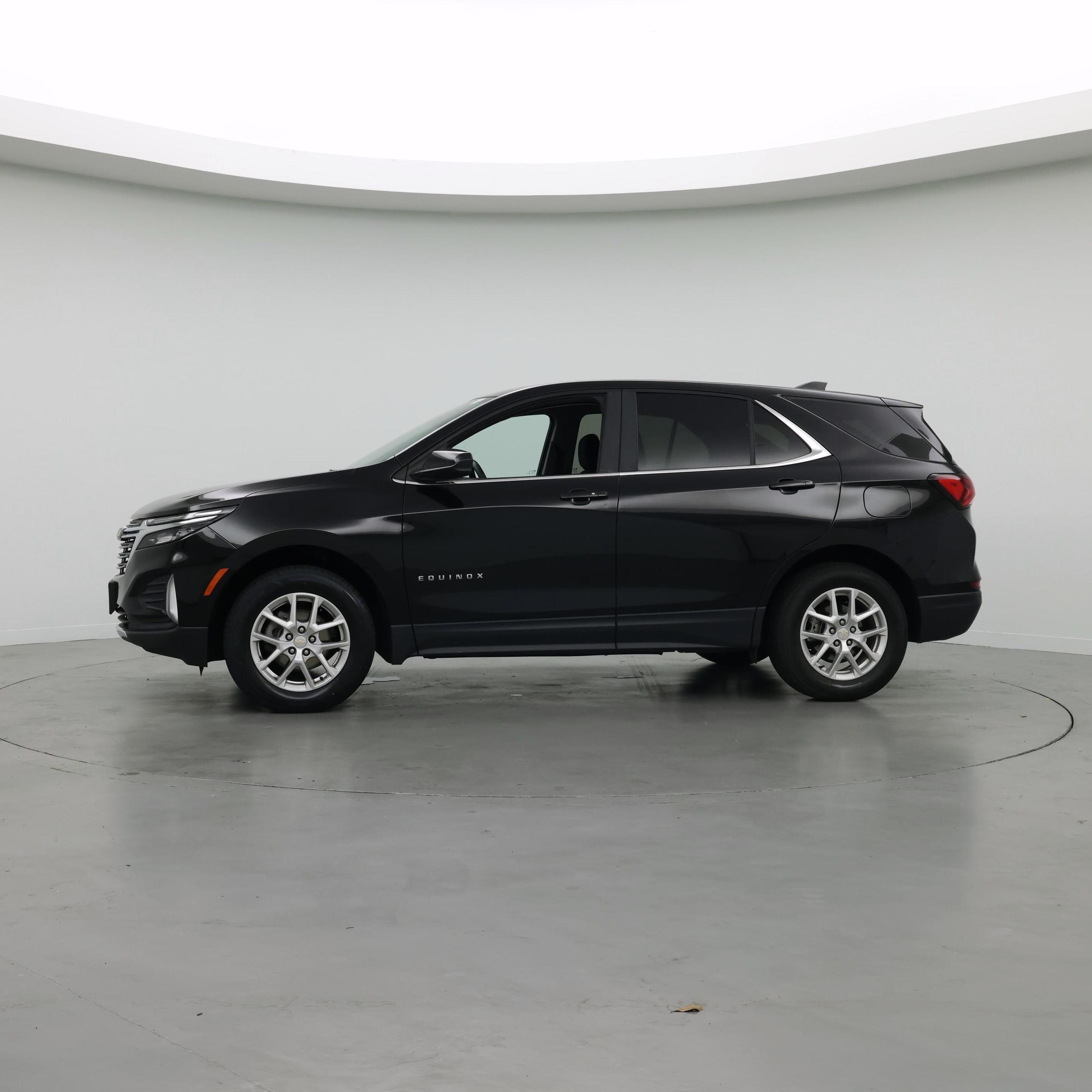 Thumbnail: 2023 Chevrolet Equinox - 3