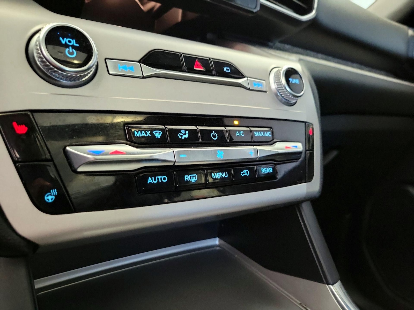 2023 Ford Explorer TIMBERLINE - Photo 18