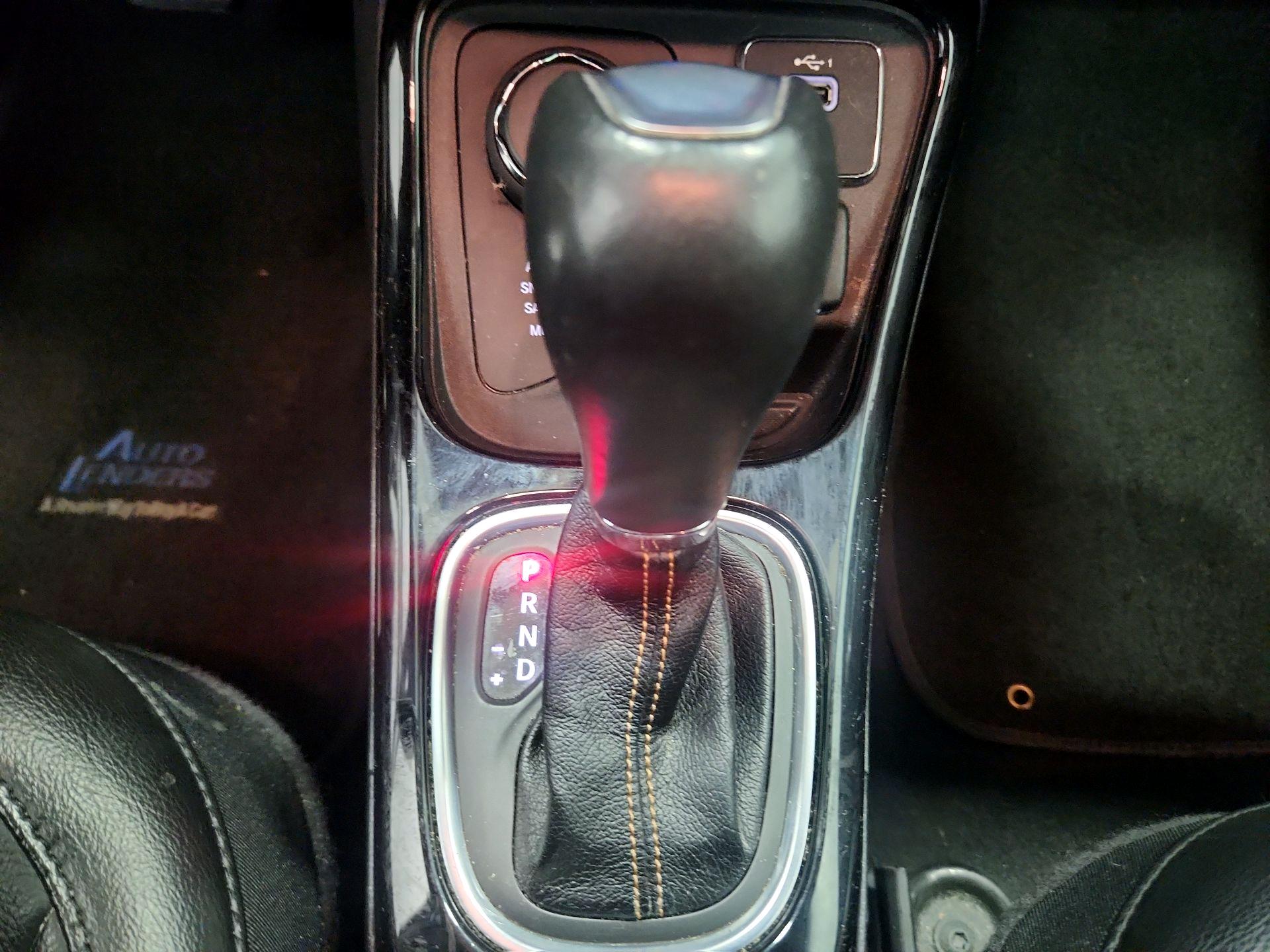 Thumbnail: 2020 Jeep Compass - 17
