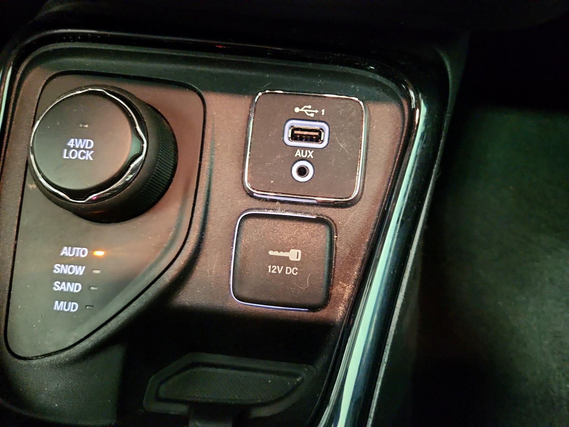 Thumbnail: 2020 Jeep Compass - 18