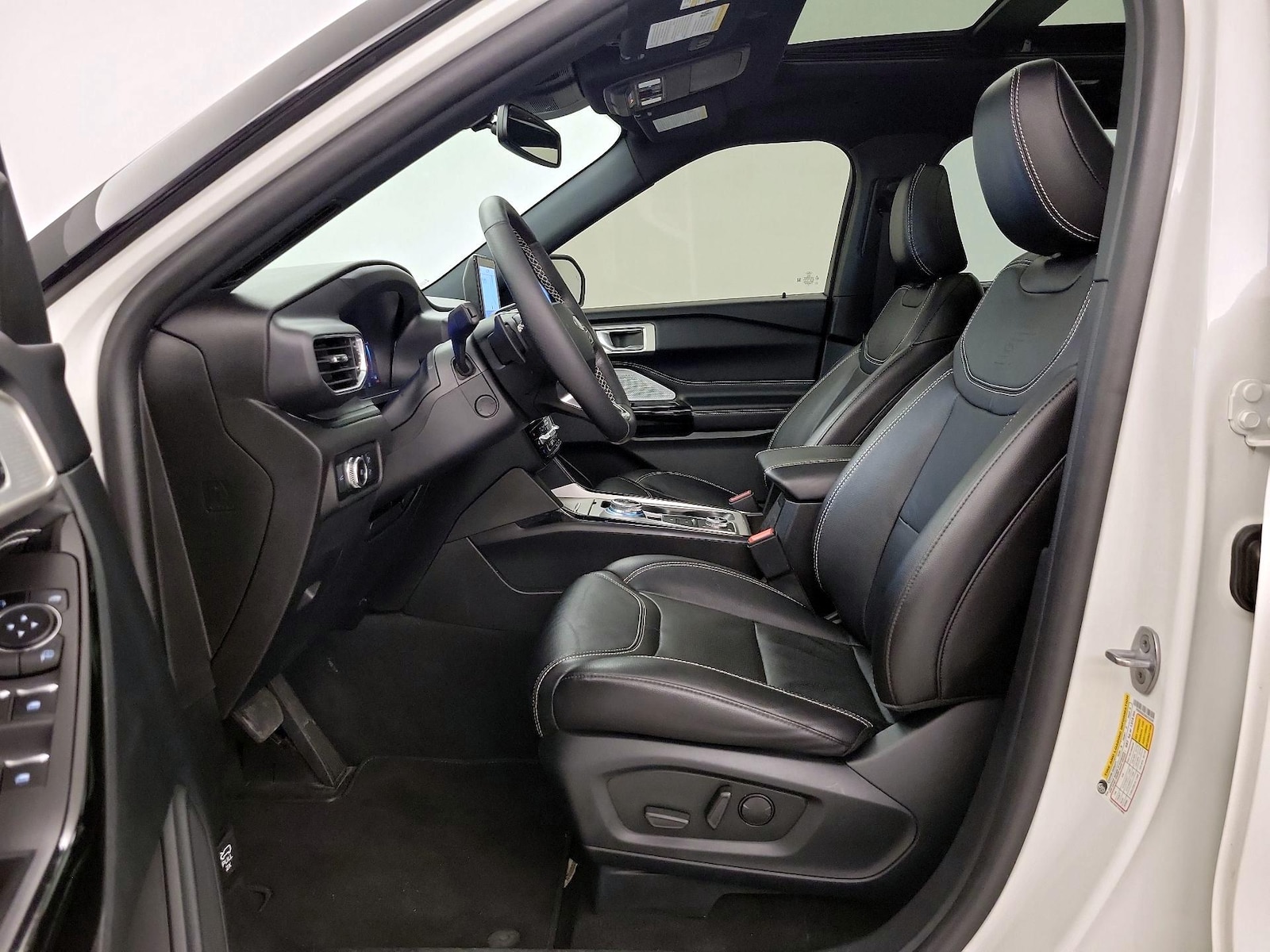2022 Ford Explorer ST - Photo 12