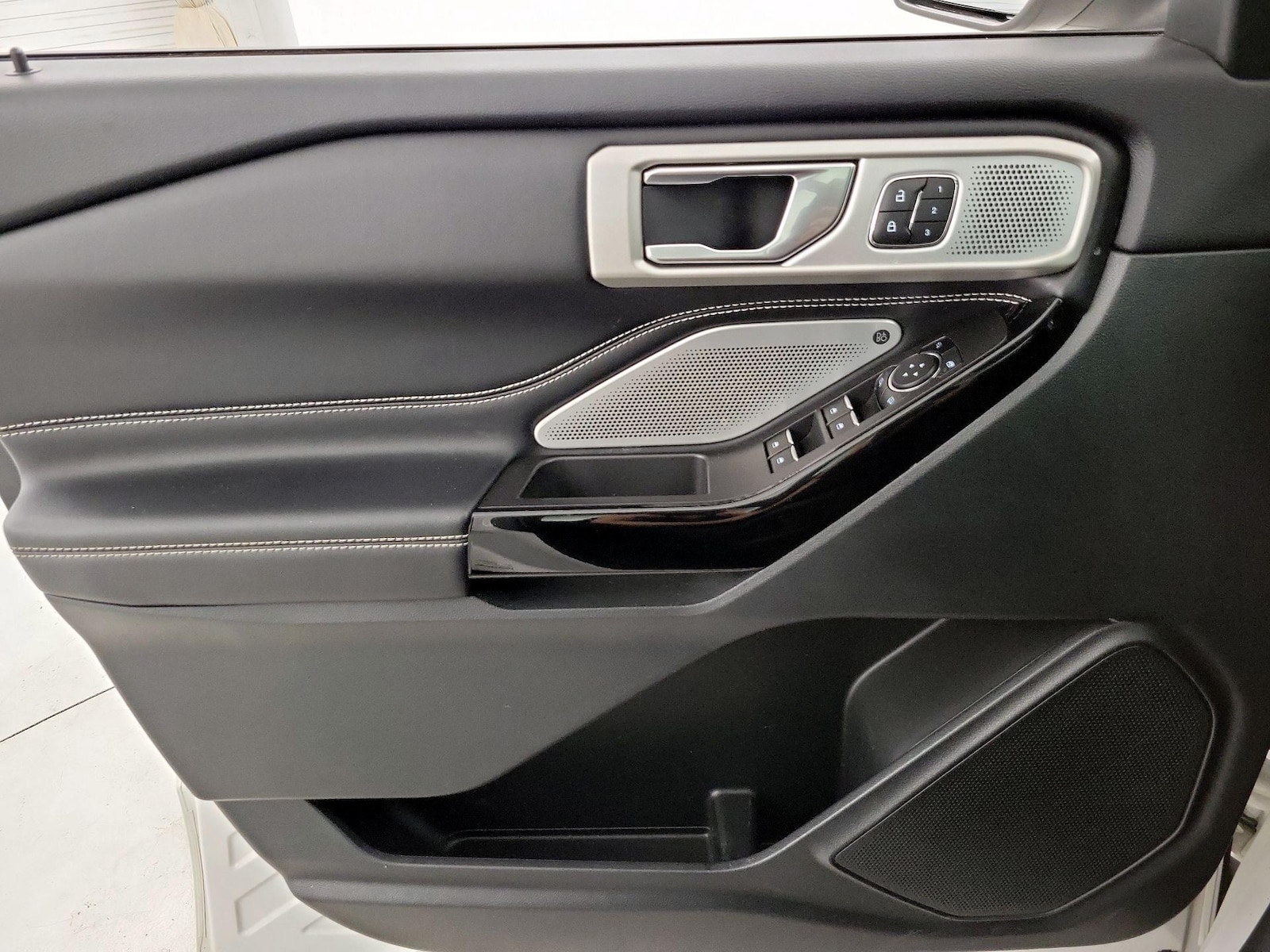 2022 Ford Explorer ST - Photo 13