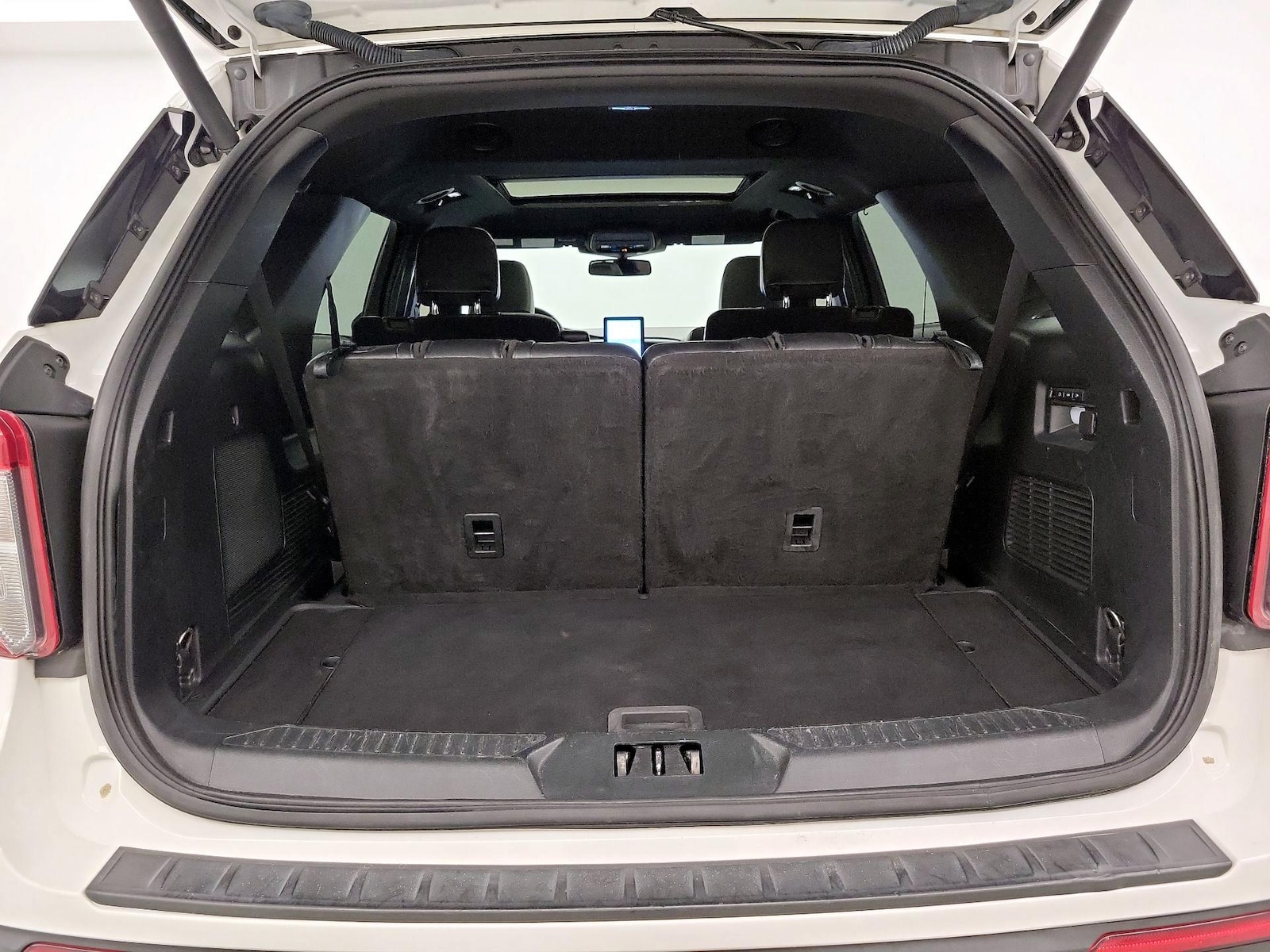 2022 Ford Explorer ST - Photo 24
