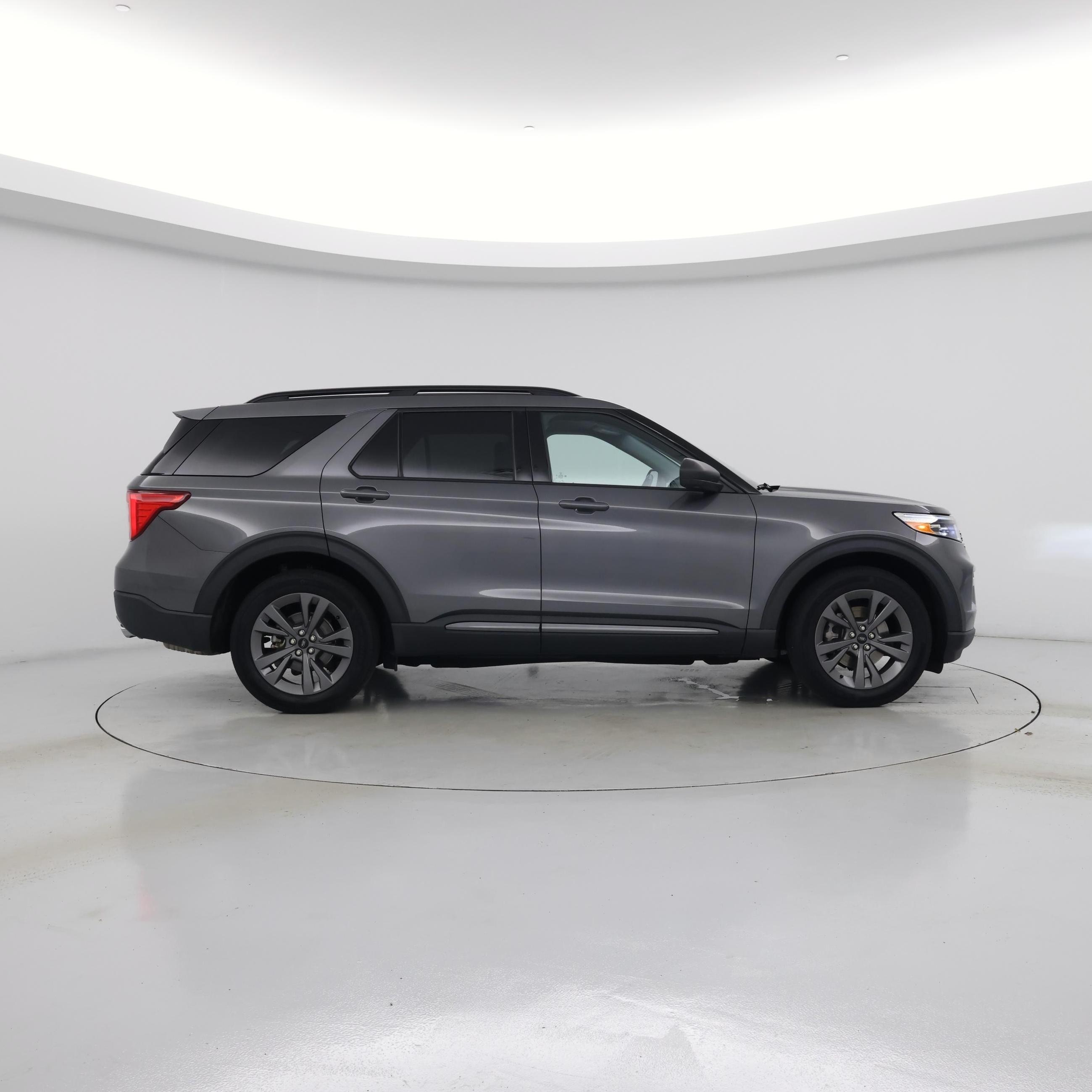 Thumbnail: 2021 Ford Explorer - 7