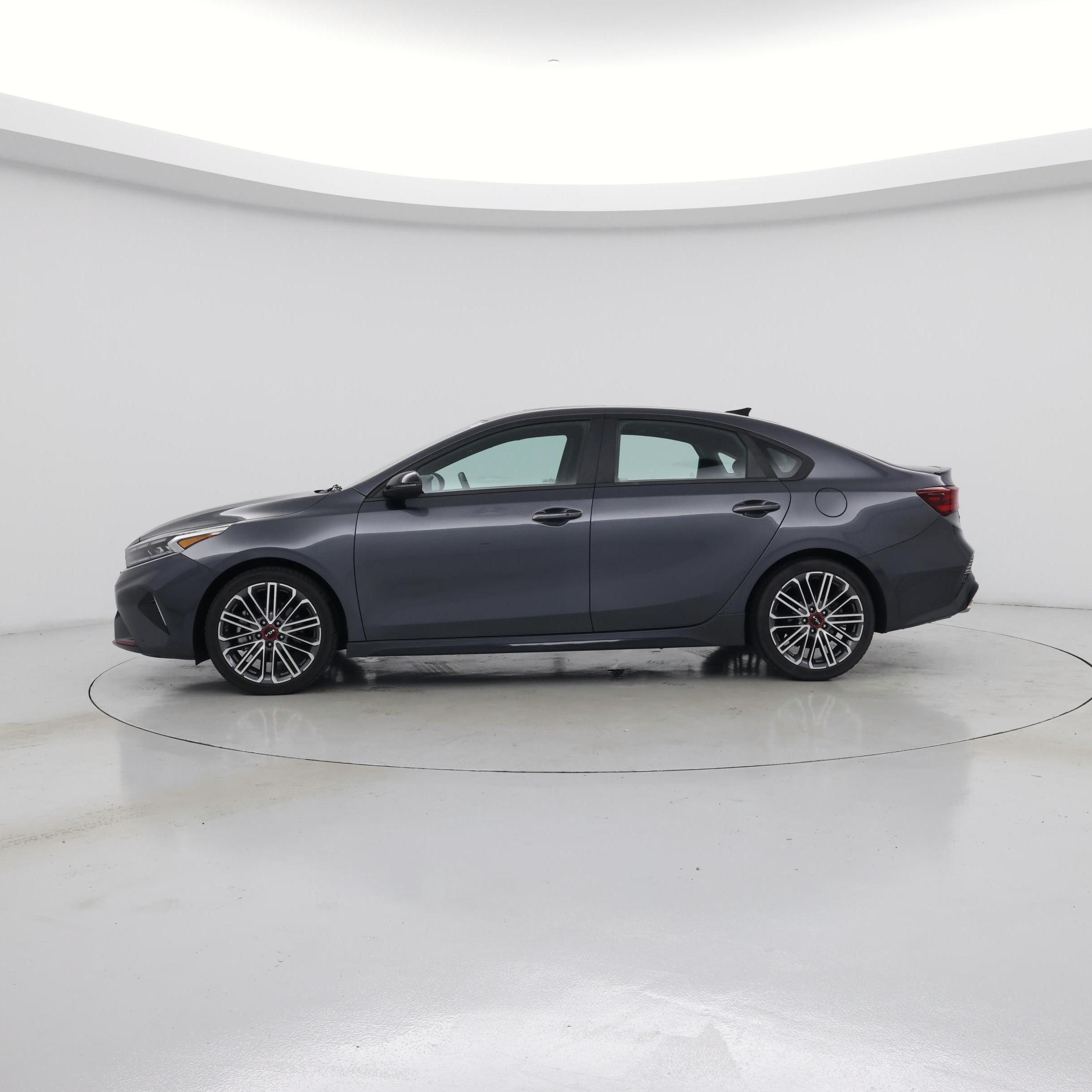 Thumbnail: 2022 Kia Forte - 3