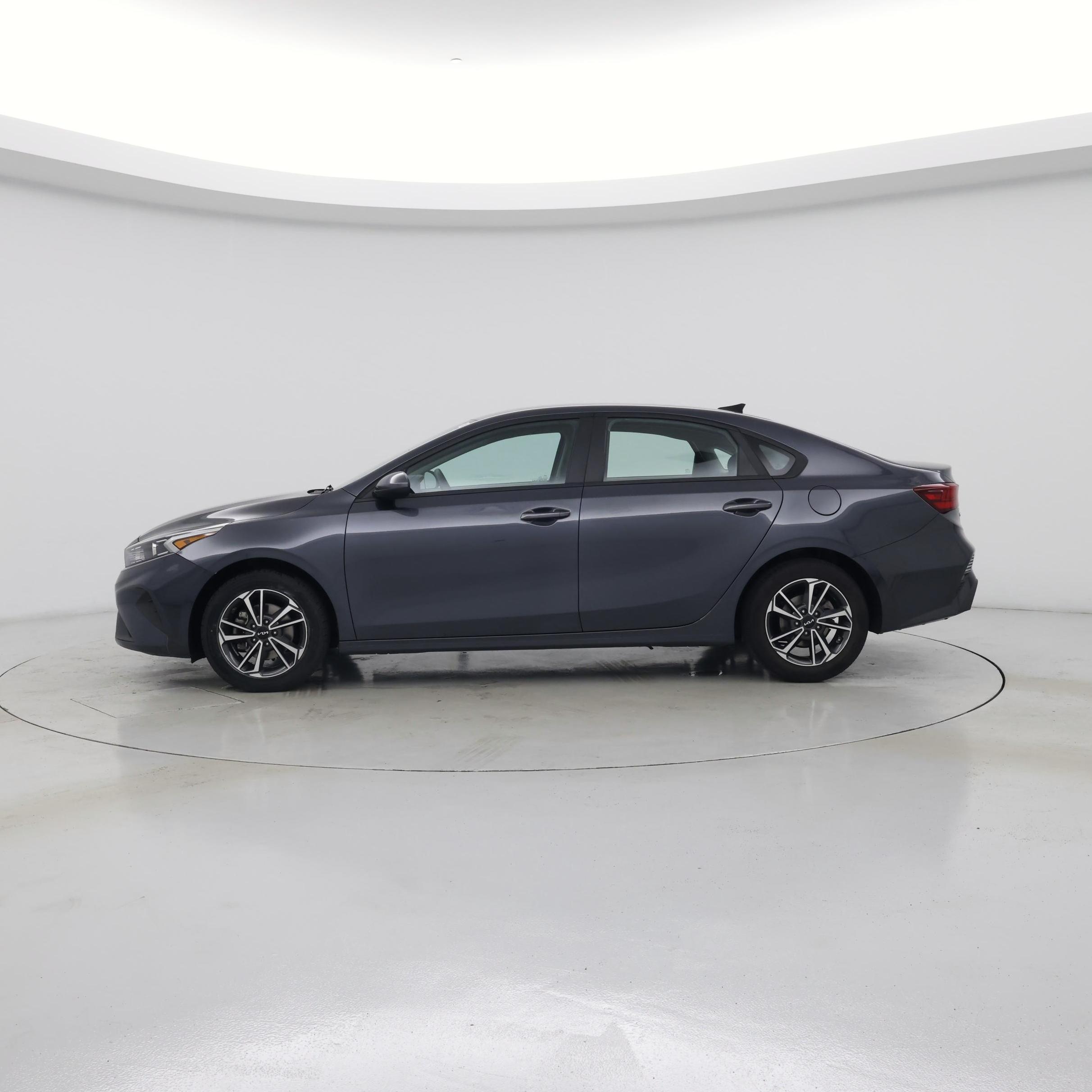 Thumbnail: 2023 Kia Forte - 3