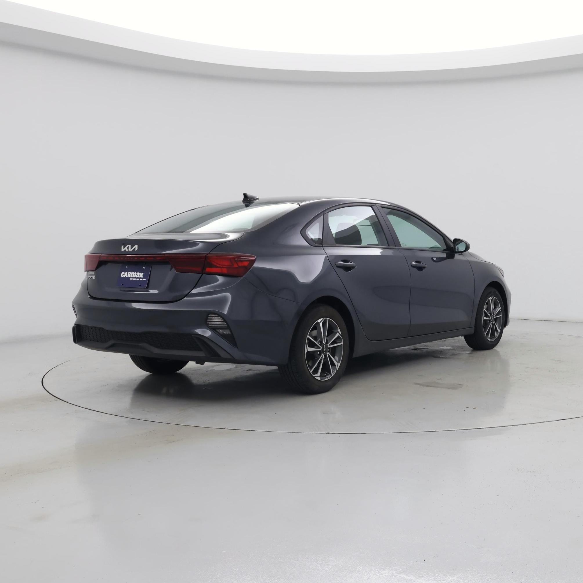 Thumbnail: 2023 Kia Forte - 8