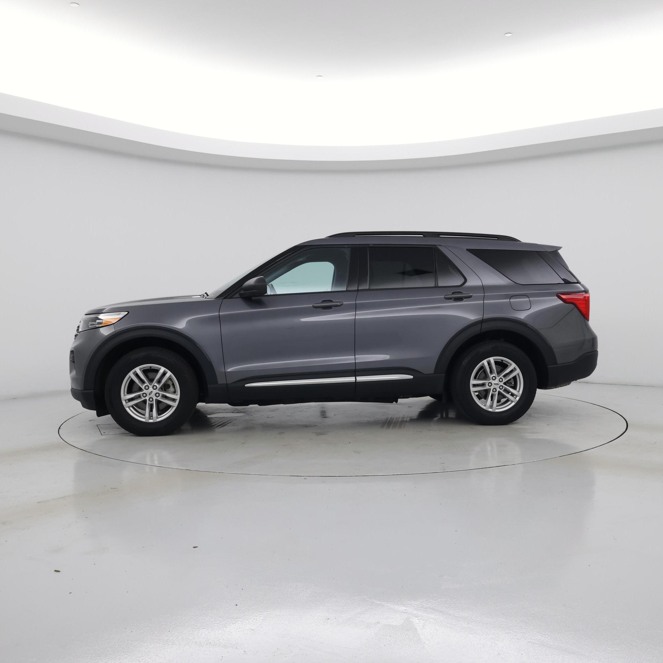 Thumbnail: 2022 Ford Explorer - 3