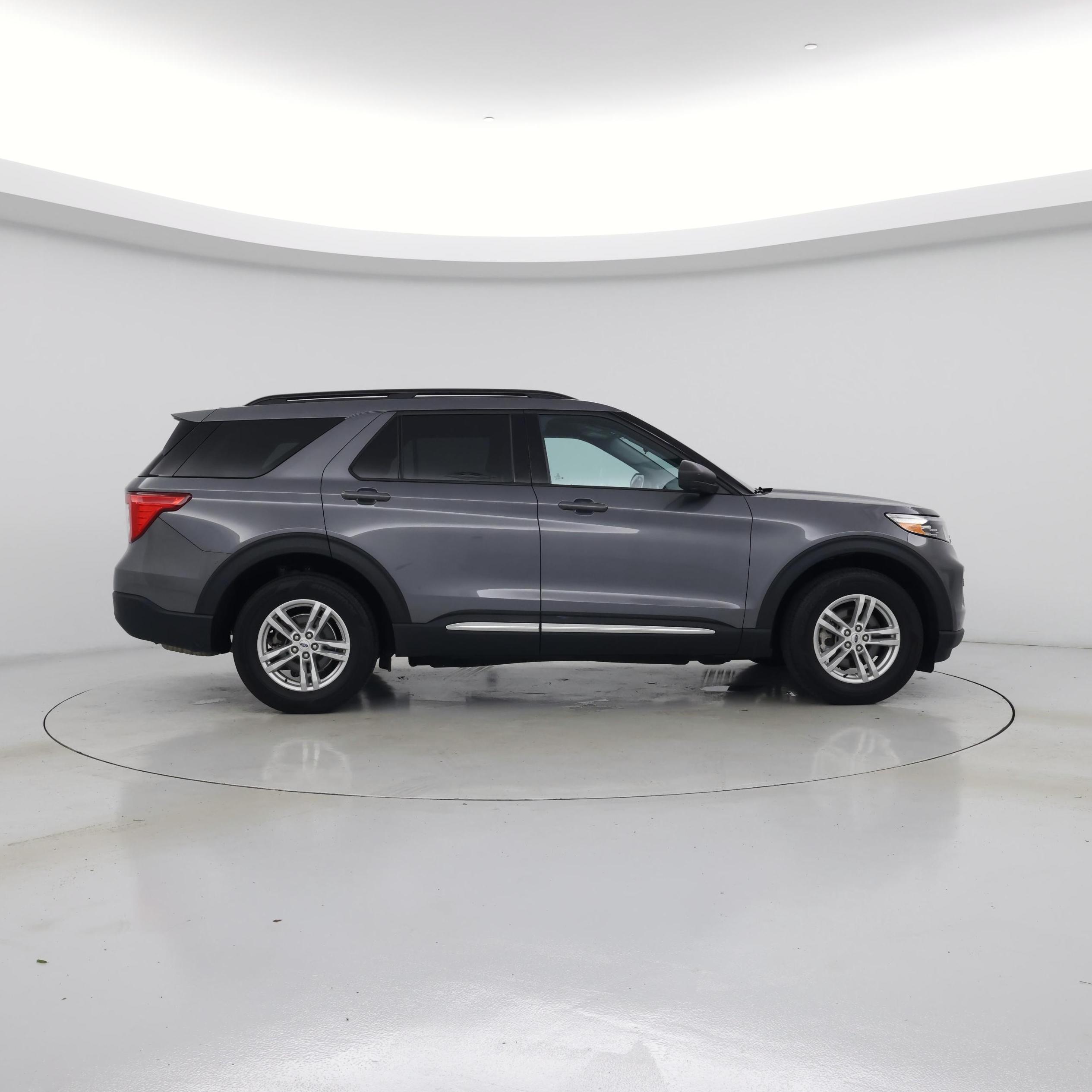 Thumbnail: 2022 Ford Explorer - 7