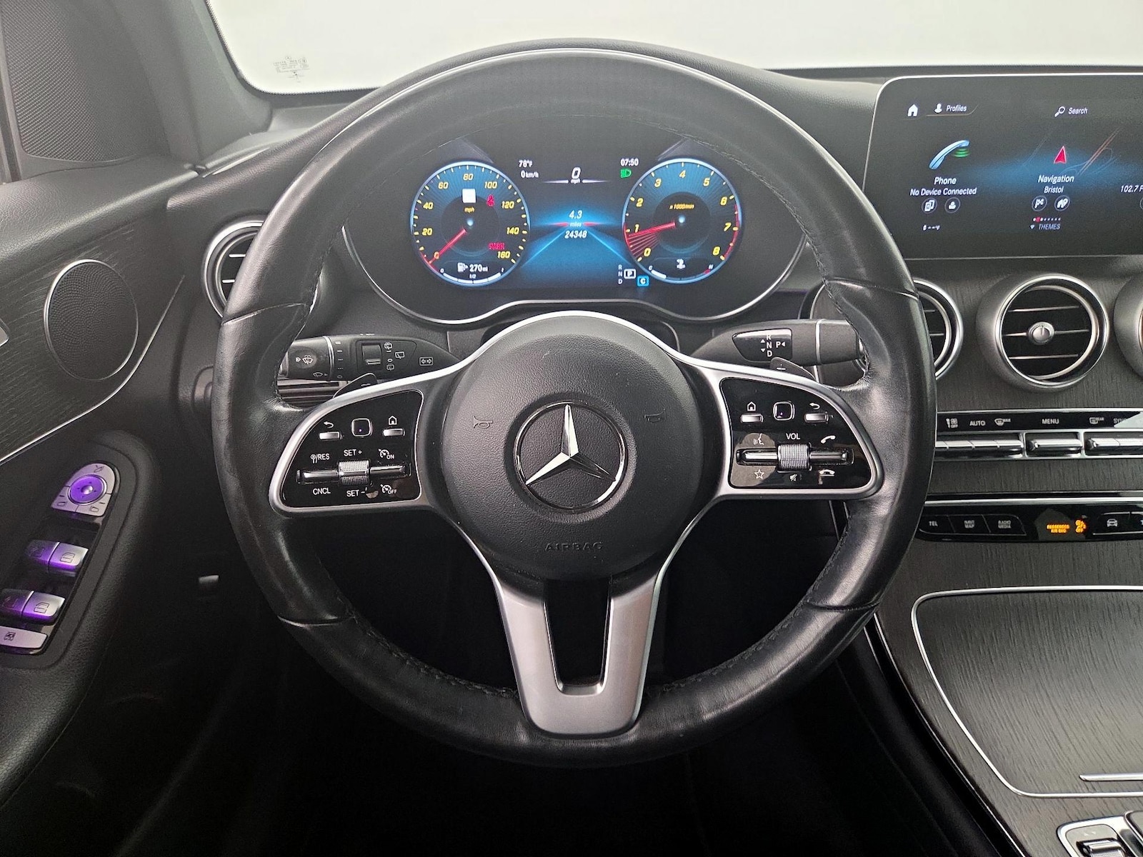 2022 Mercedes-Benz GLC GLC300 - Photo 11