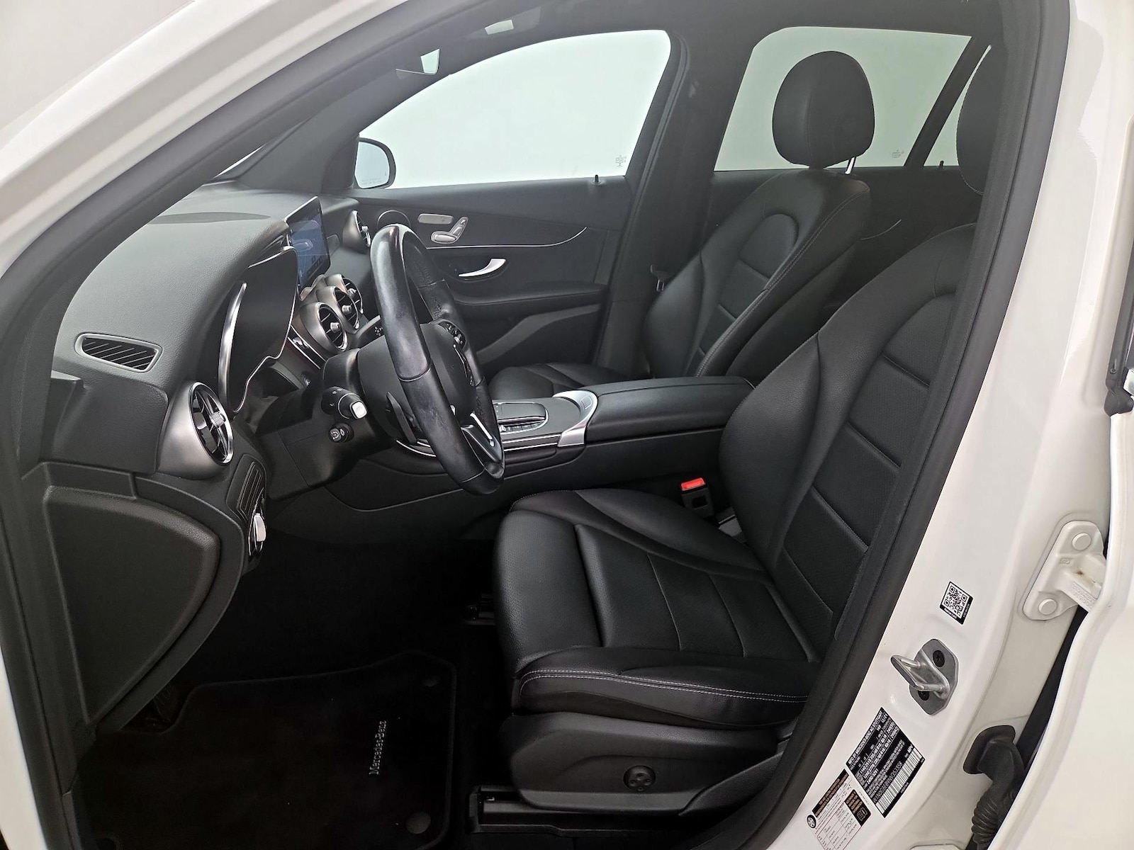 2022 Mercedes-Benz GLC GLC300 - Photo 12