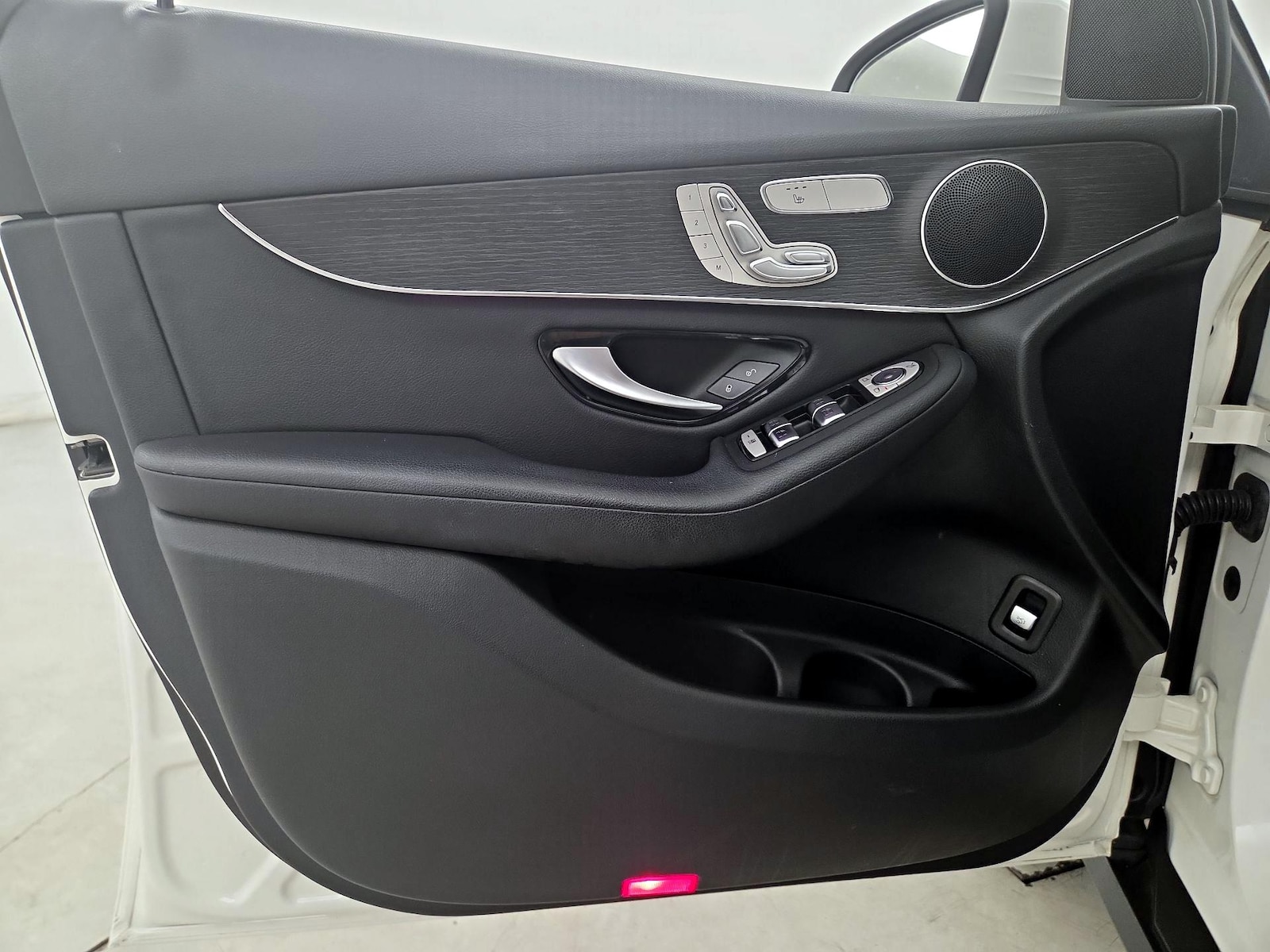 2022 Mercedes-Benz GLC GLC300 - Photo 13