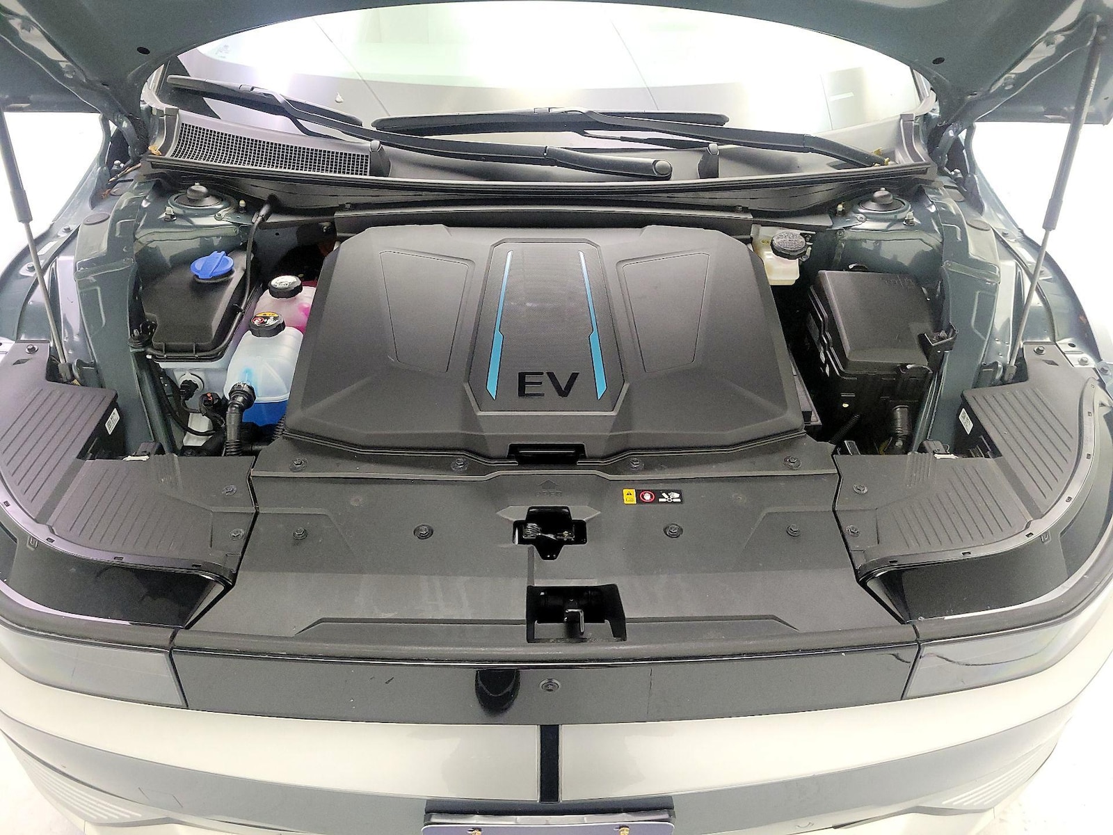 2024 Hyundai IONIQ 5 Limited - Photo 24