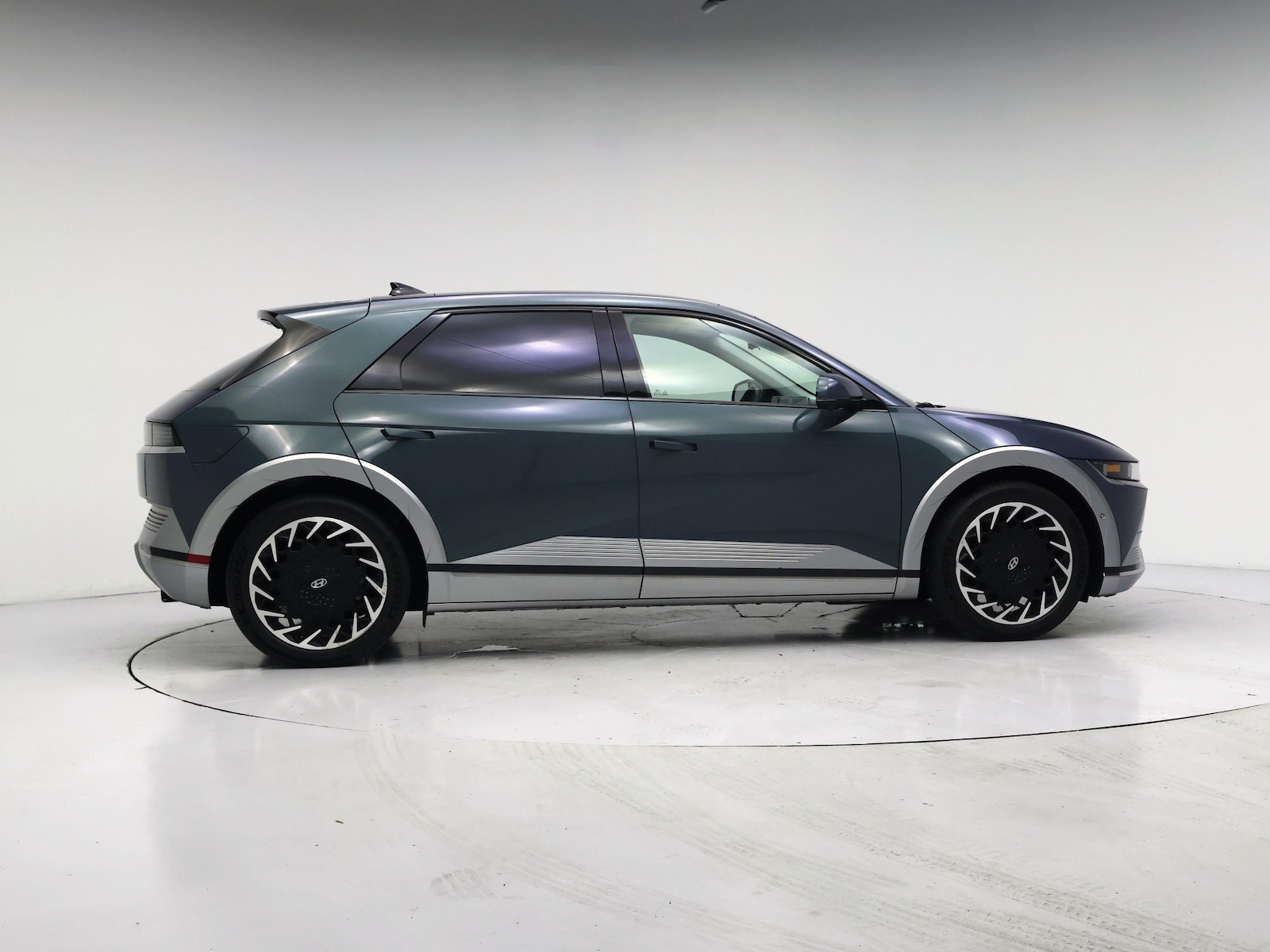 2024 Hyundai IONIQ 5 Limited - Photo 8
