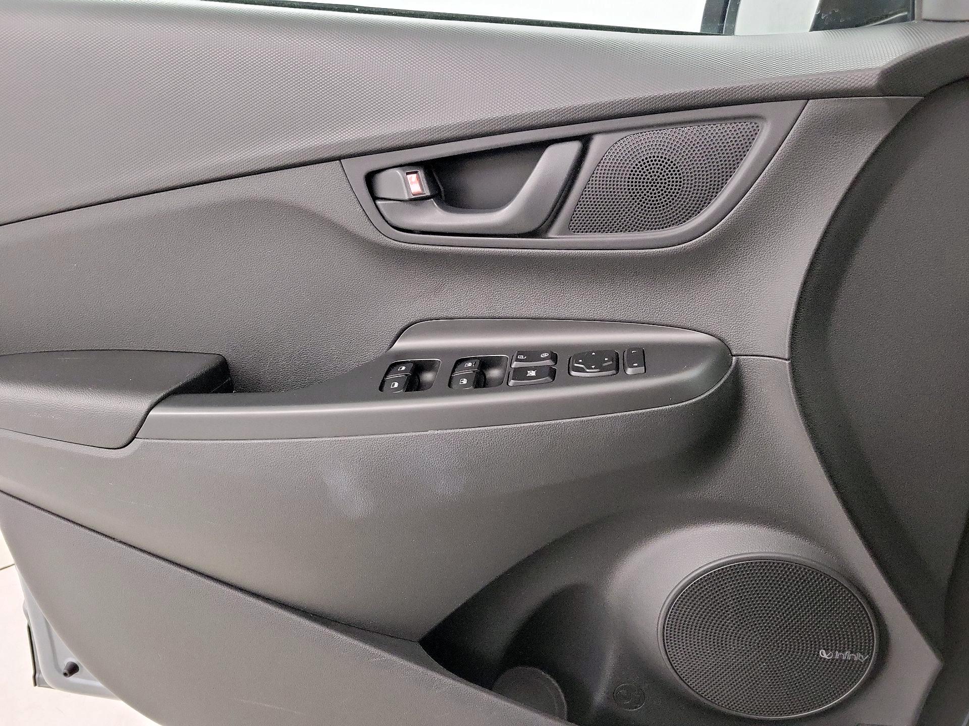 Thumbnail: 2020 Hyundai Kona - 12