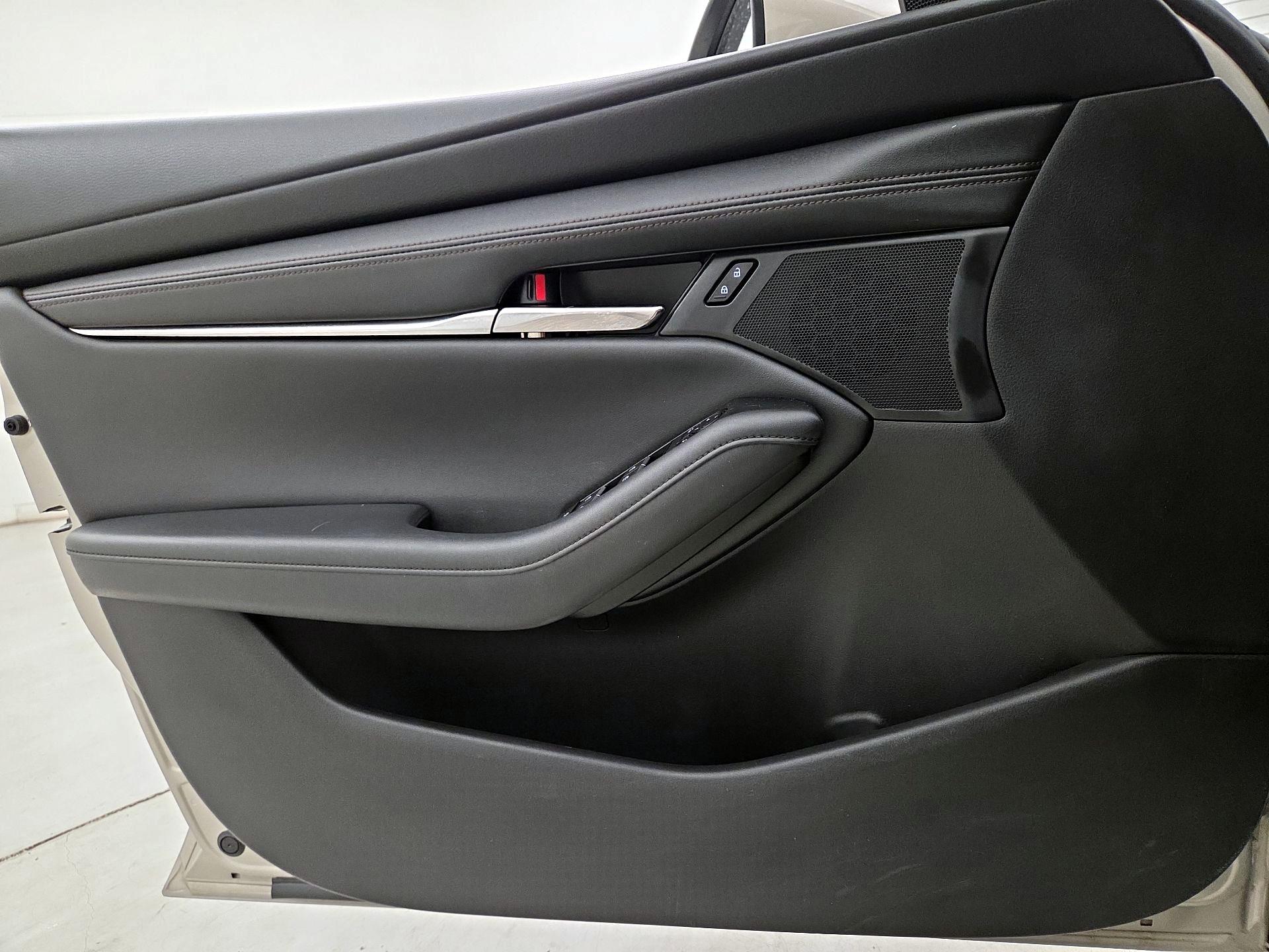 Thumbnail: 2022 Mazda Mazda3 - 12