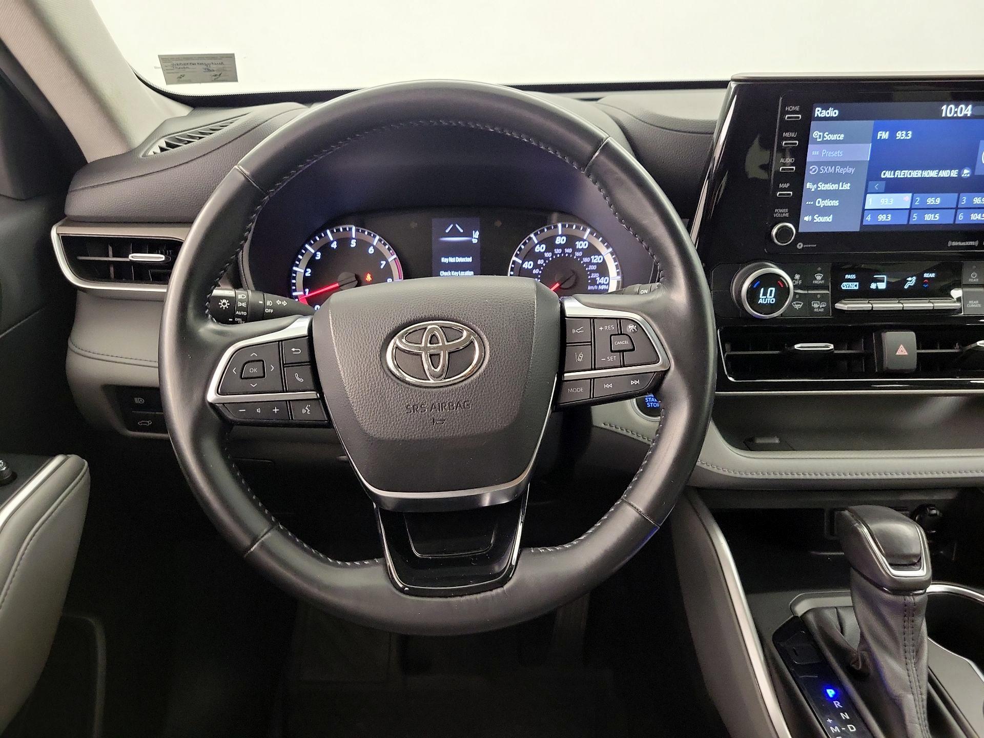 Thumbnail: 2021 Toyota Highlander - 10