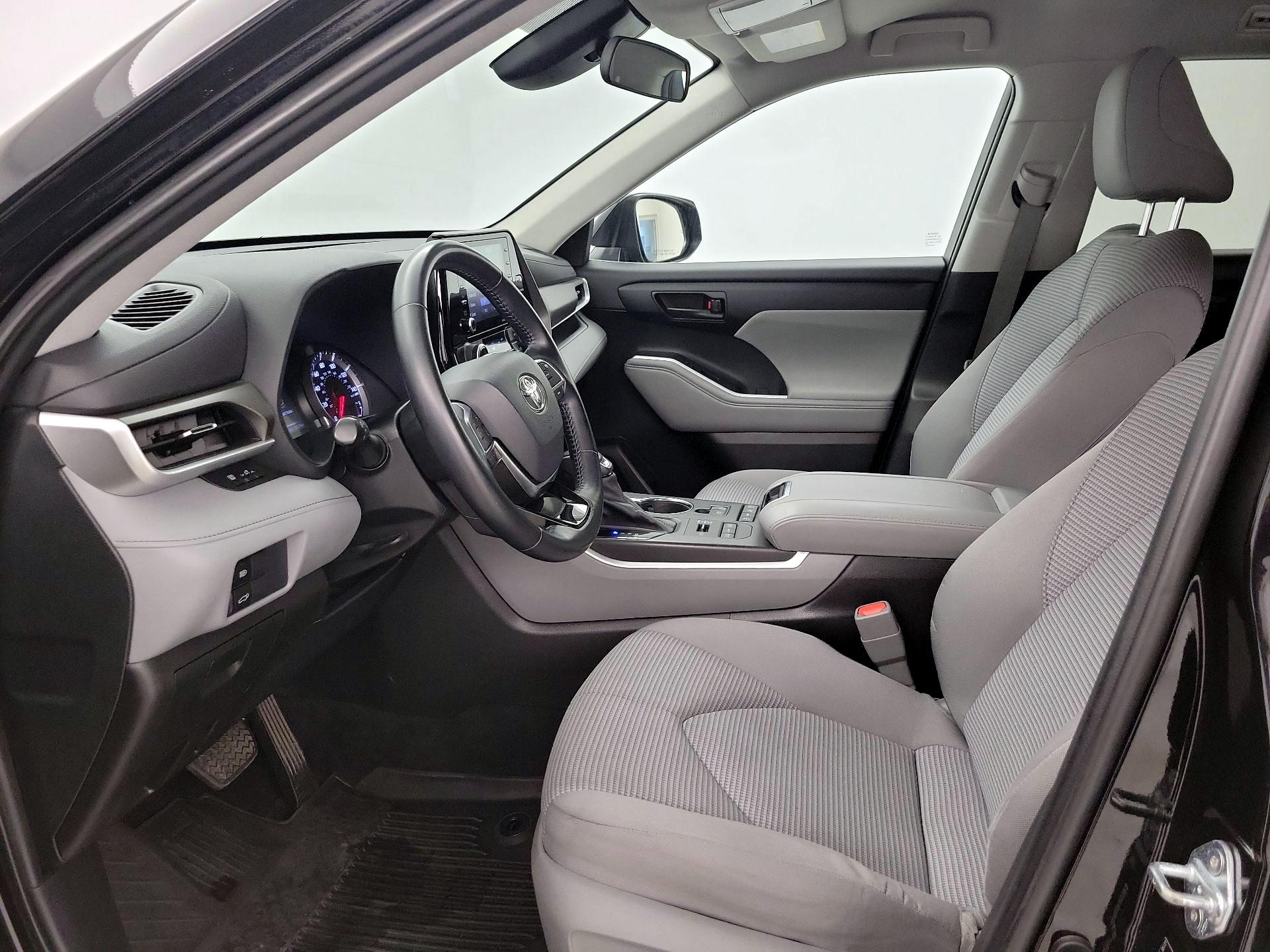 Thumbnail: 2021 Toyota Highlander - 11
