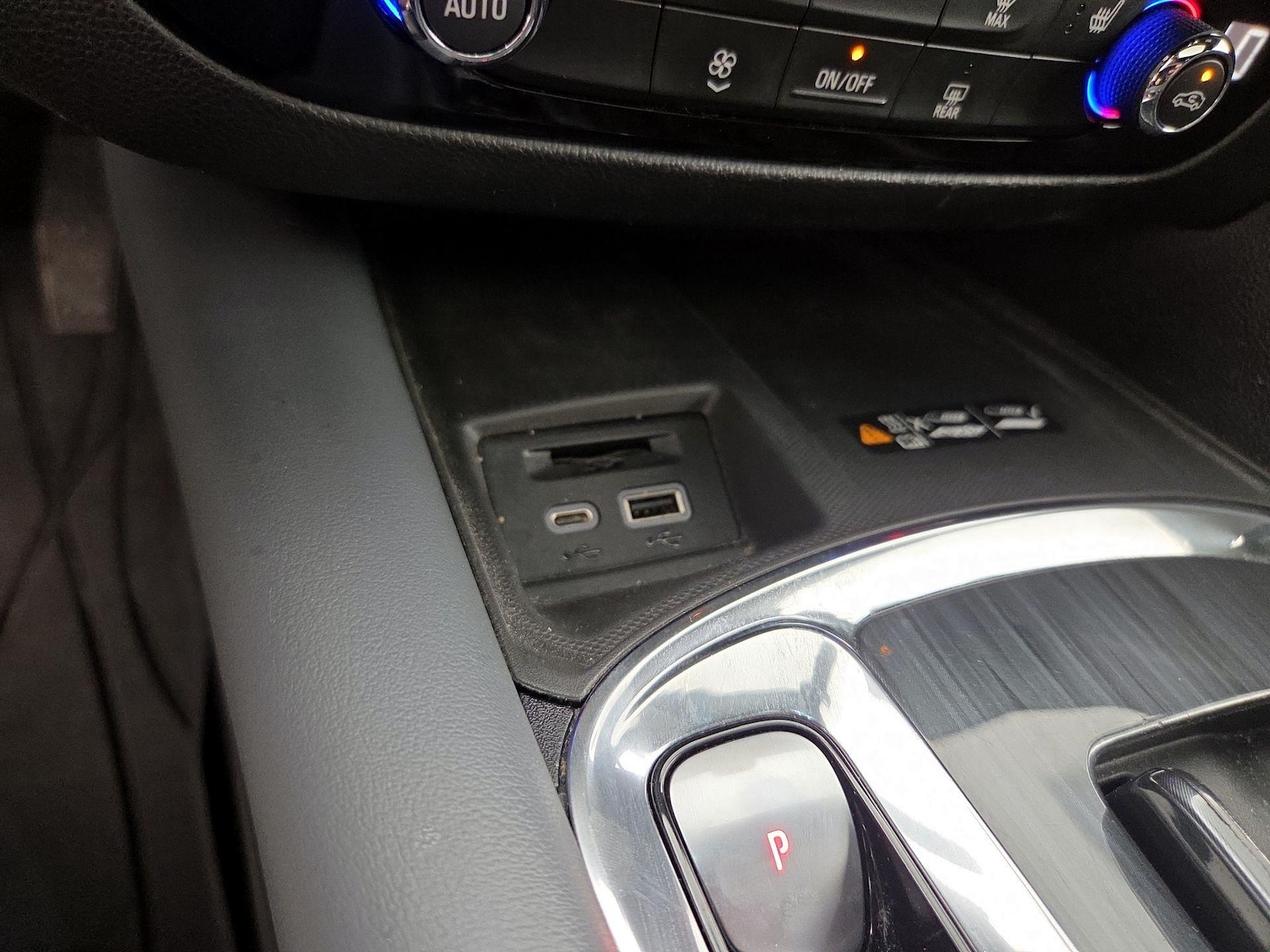 2023 Buick Enclave Essence - Photo 19