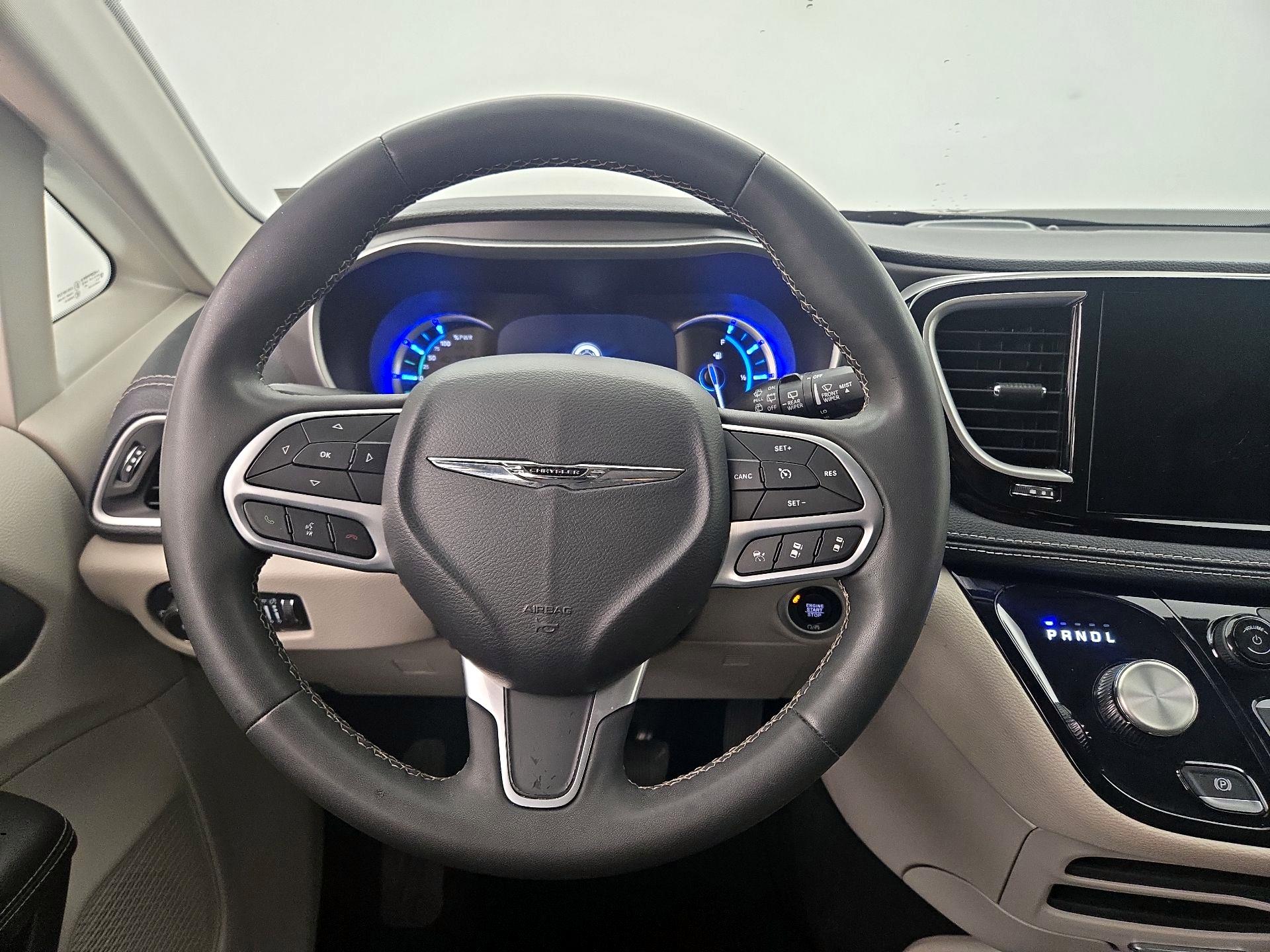 Thumbnail: 2024 Chrysler Pacifica - 10