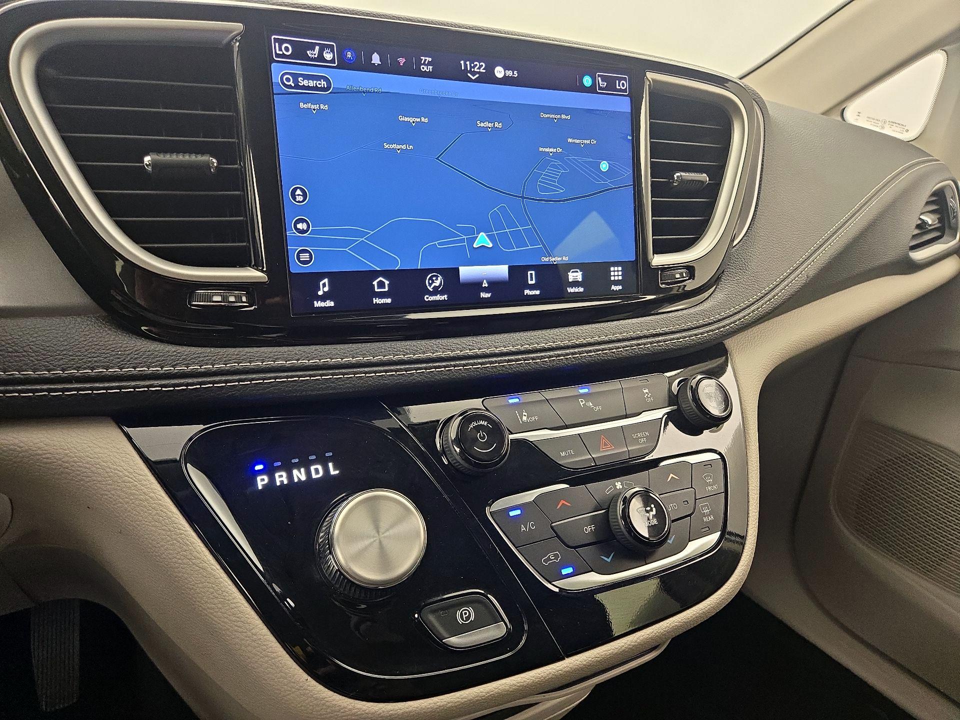 Thumbnail: 2024 Chrysler Pacifica - 14