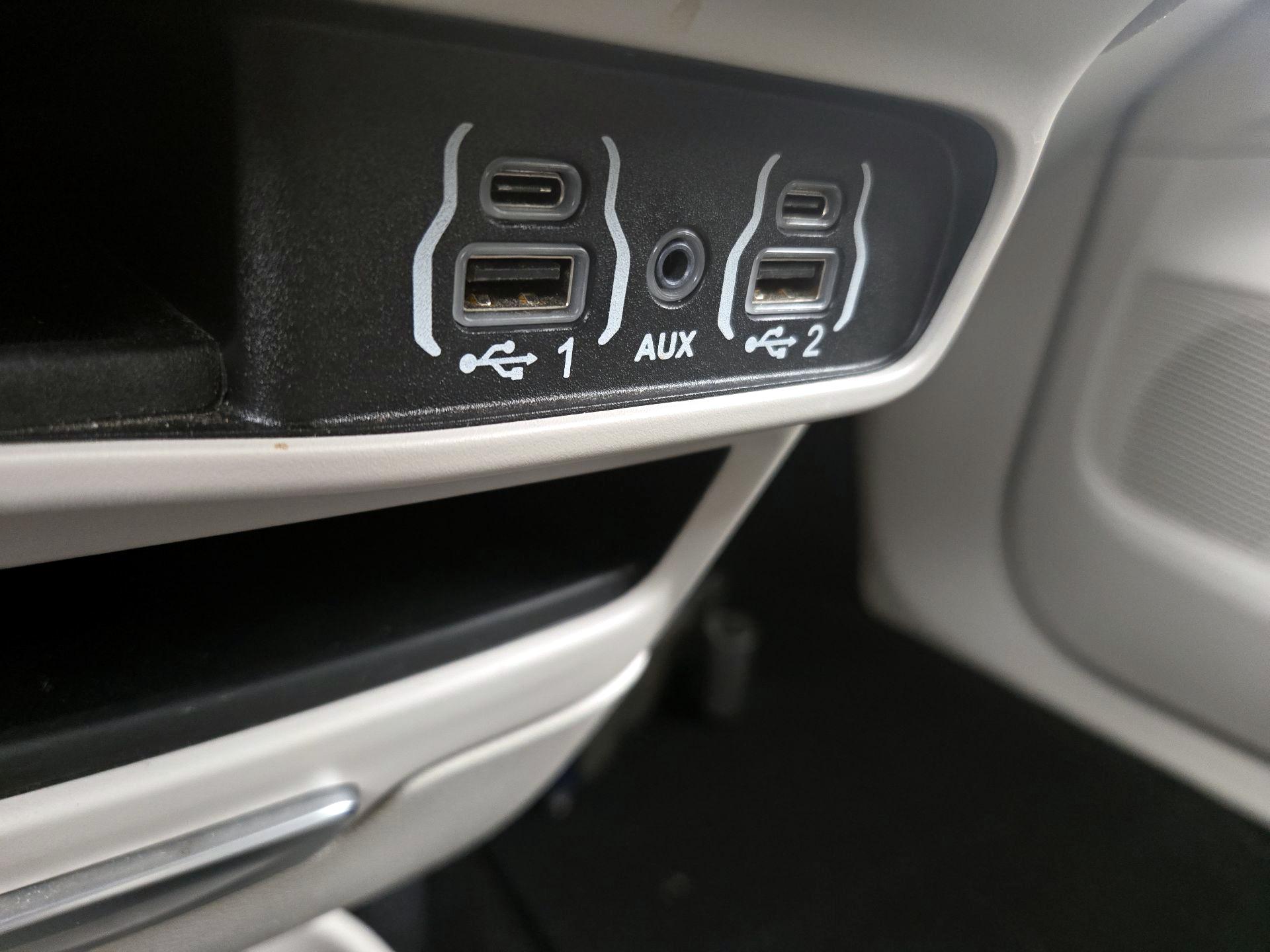 Thumbnail: 2024 Chrysler Pacifica - 19
