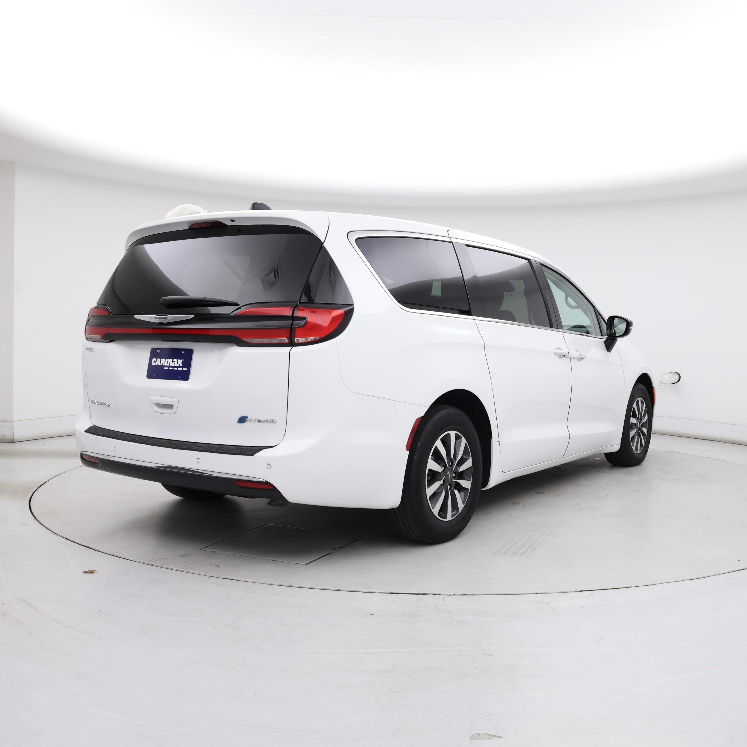 Thumbnail: 2024 Chrysler Pacifica - 8