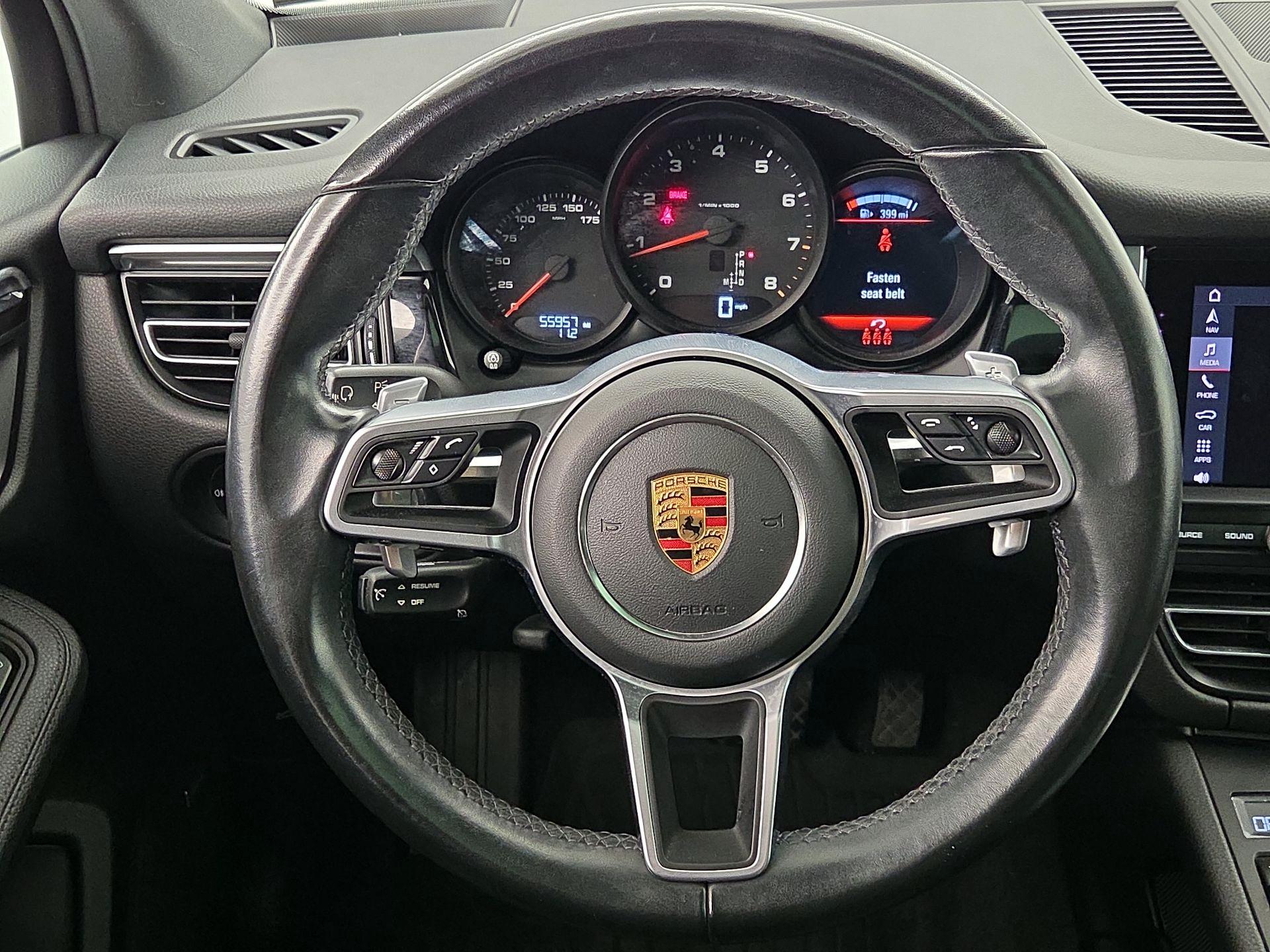 Thumbnail: 2021 Porsche Macan - 10