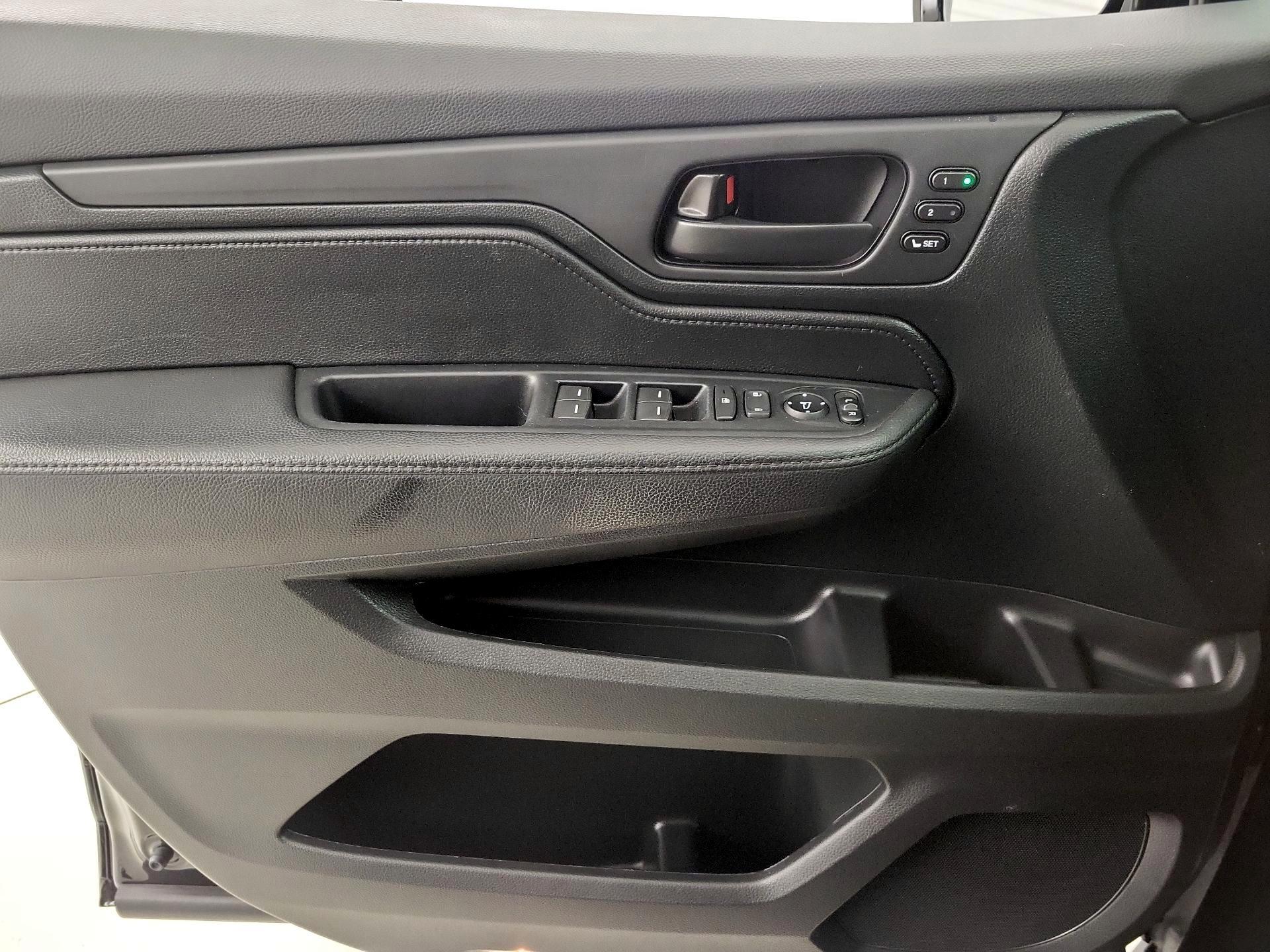 Thumbnail: 2023 Honda Odyssey - 12