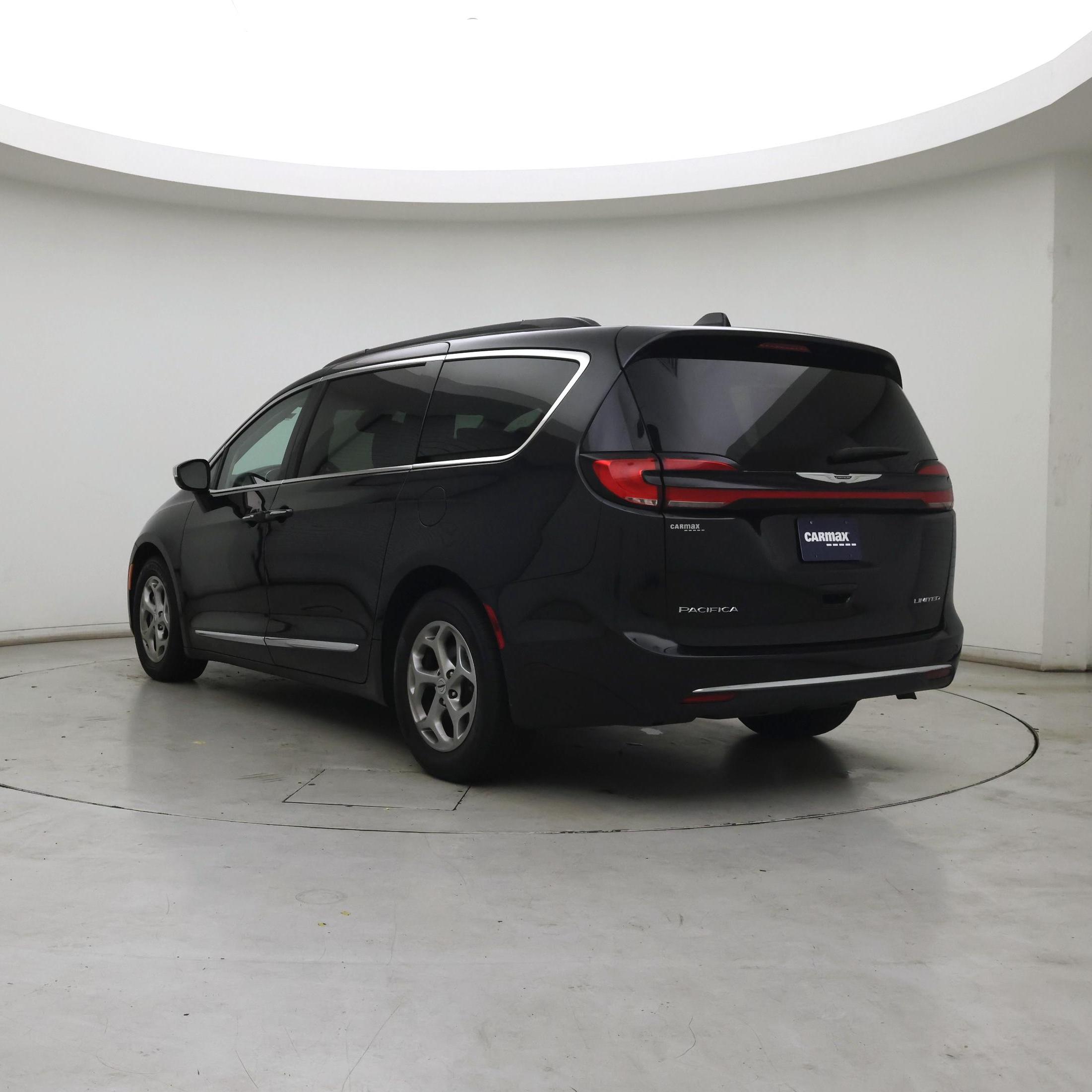 Thumbnail: 2023 Chrysler Pacifica - 2
