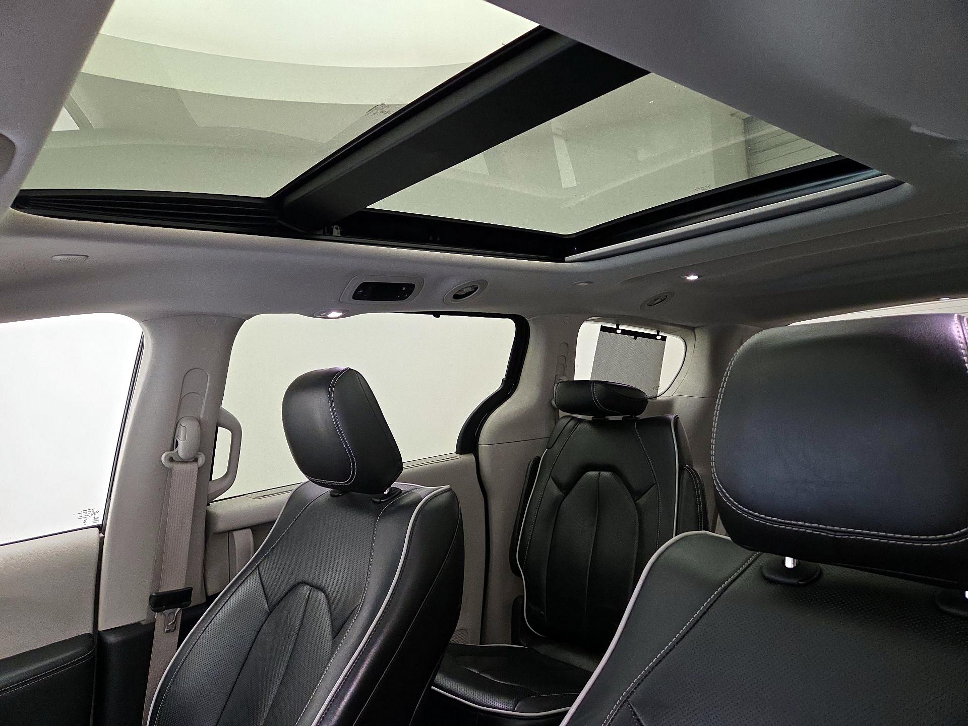 Thumbnail: 2023 Chrysler Pacifica - 20