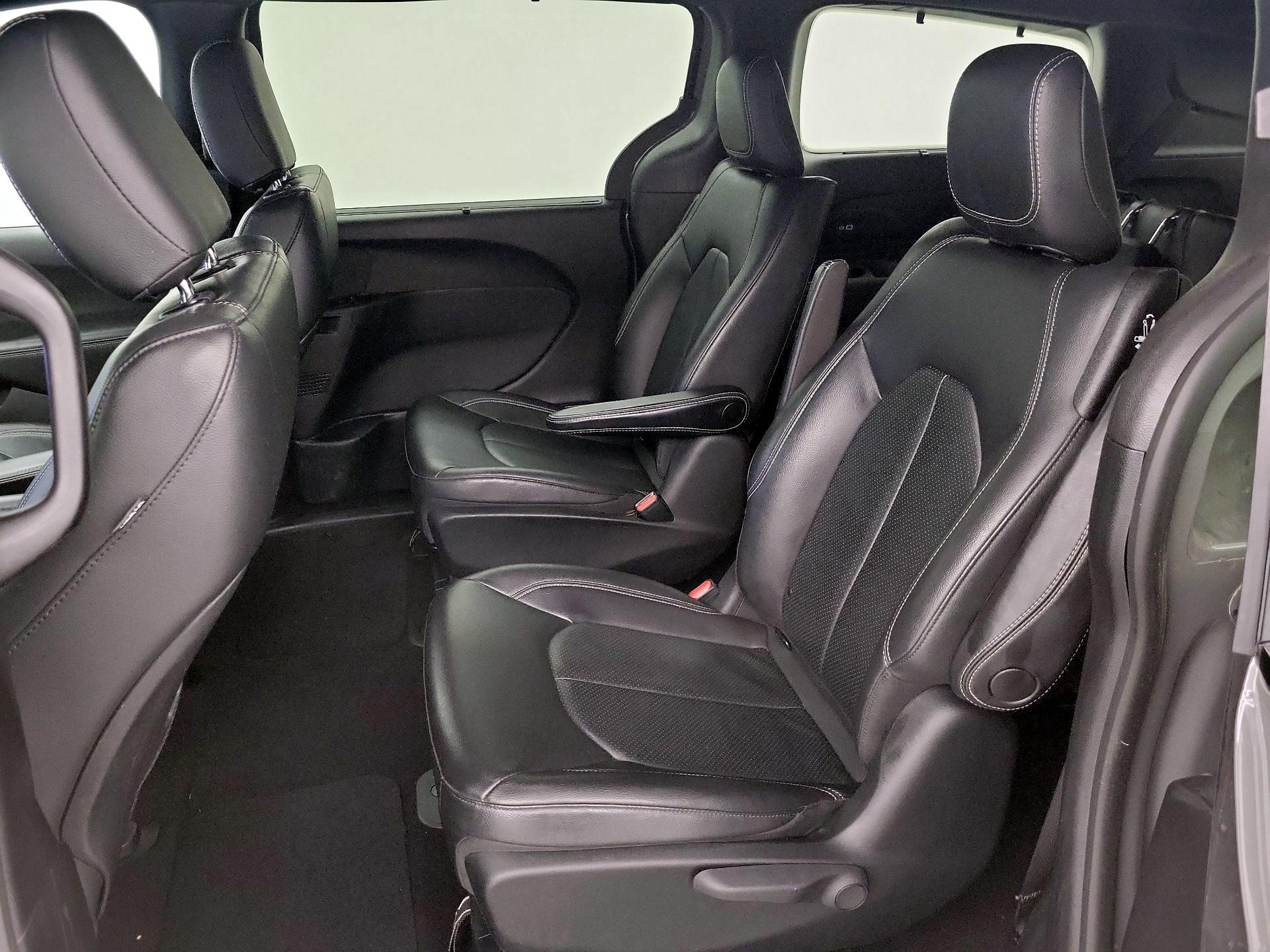 Thumbnail: 2021 Chrysler Pacifica - 20