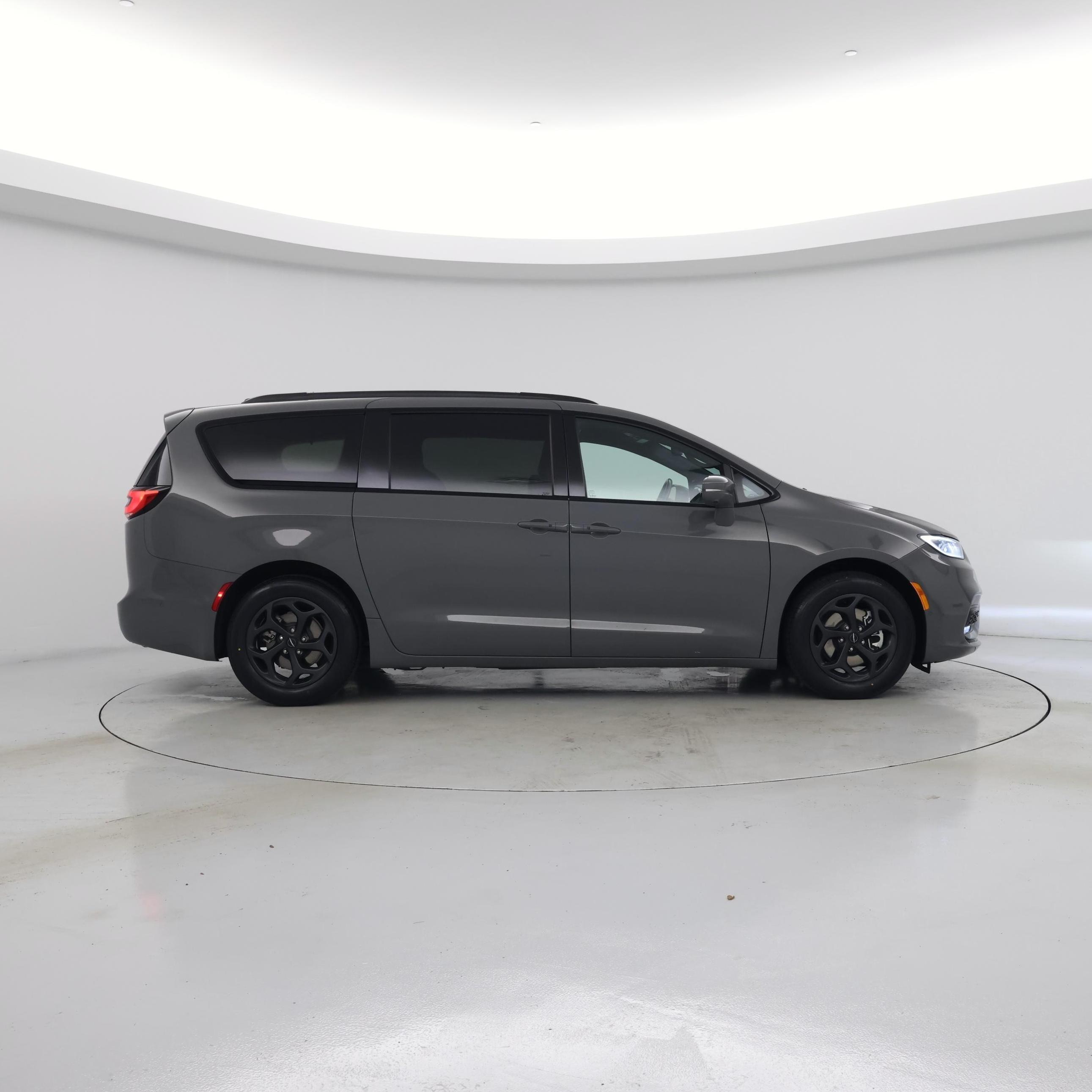 Thumbnail: 2021 Chrysler Pacifica - 7
