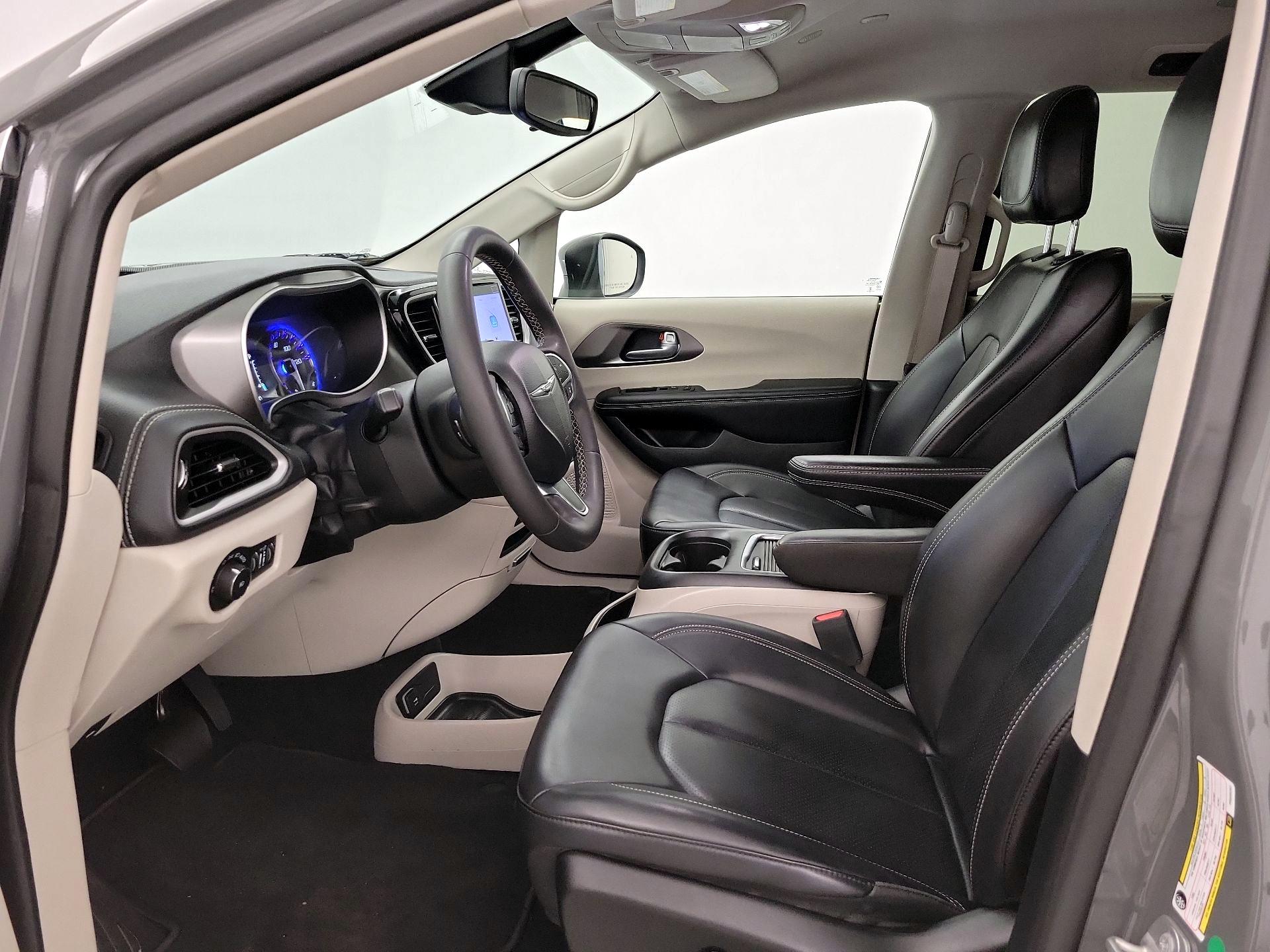 Thumbnail: 2023 Chrysler Pacifica - 11