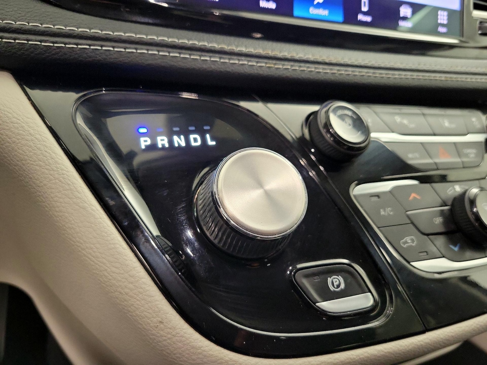 2023 Chrysler Pacifica Touring L - Photo 18
