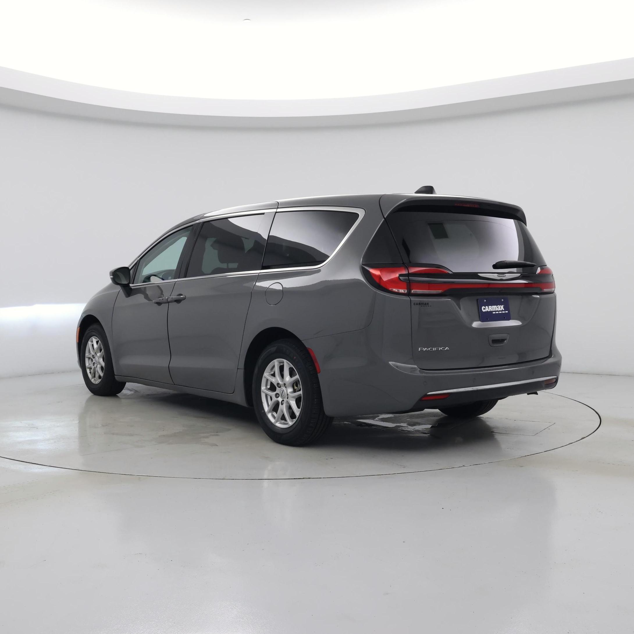 Thumbnail: 2023 Chrysler Pacifica - 2