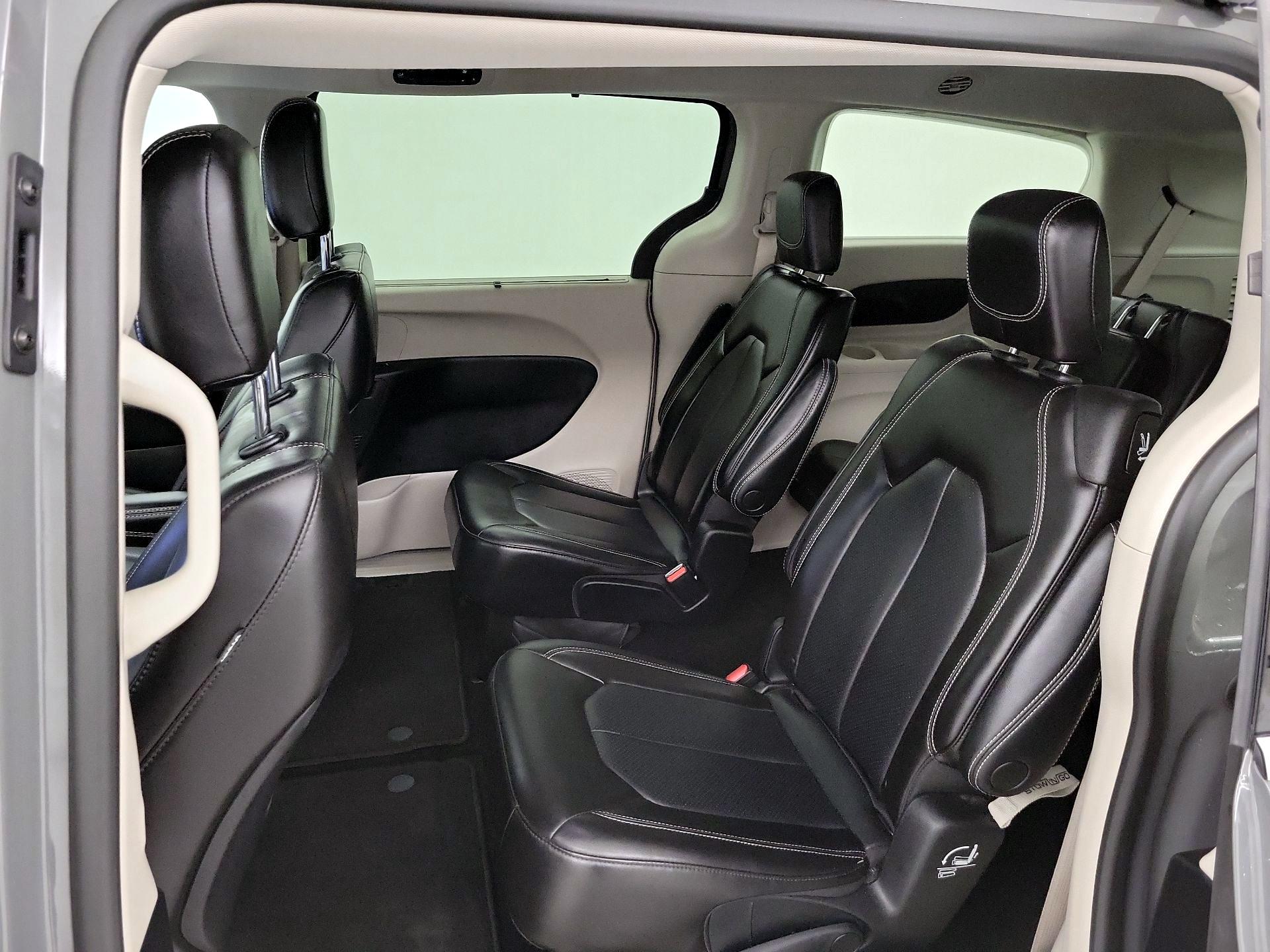 Thumbnail: 2023 Chrysler Pacifica - 19